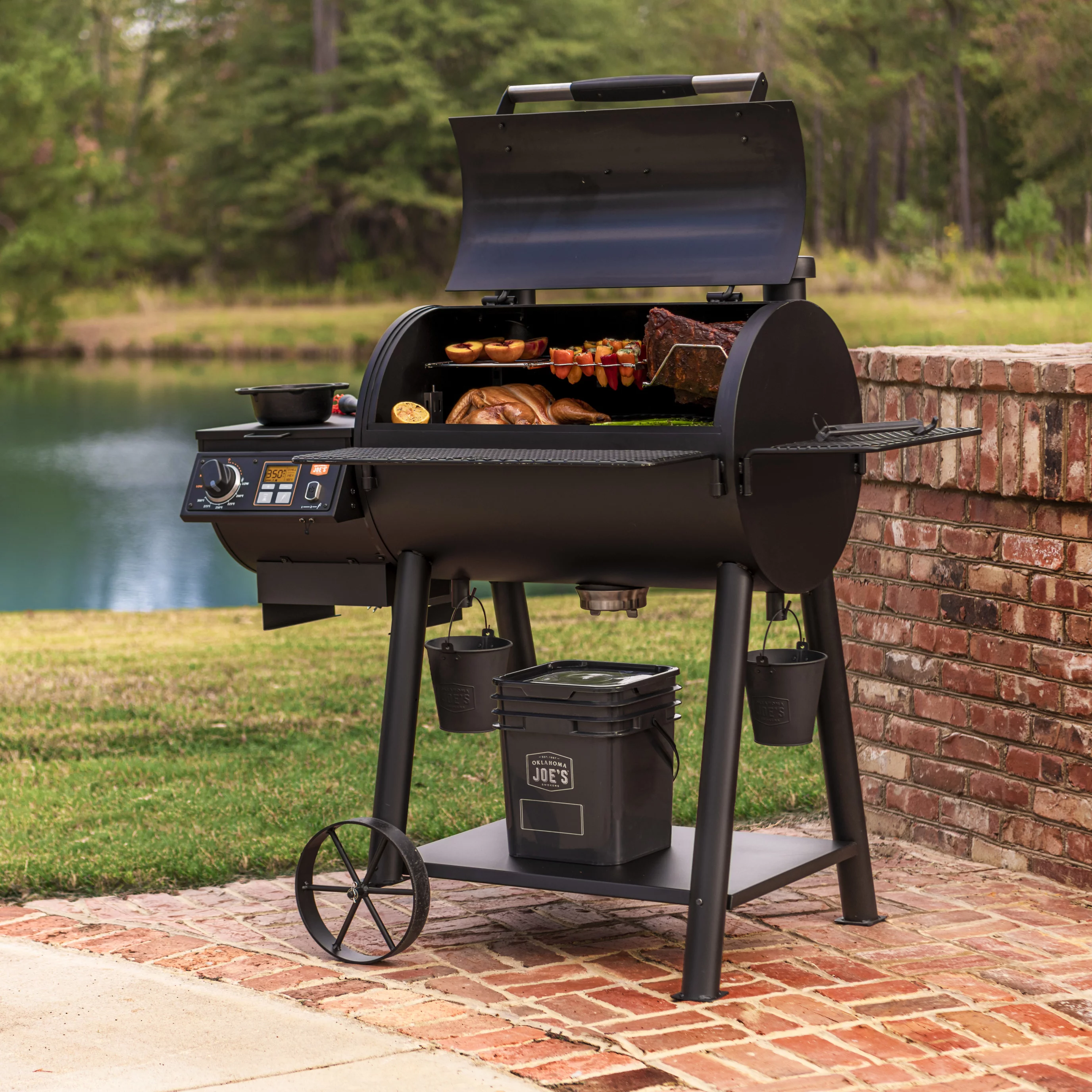 Oklahoma Joe's Rider 900 Pellet Grill