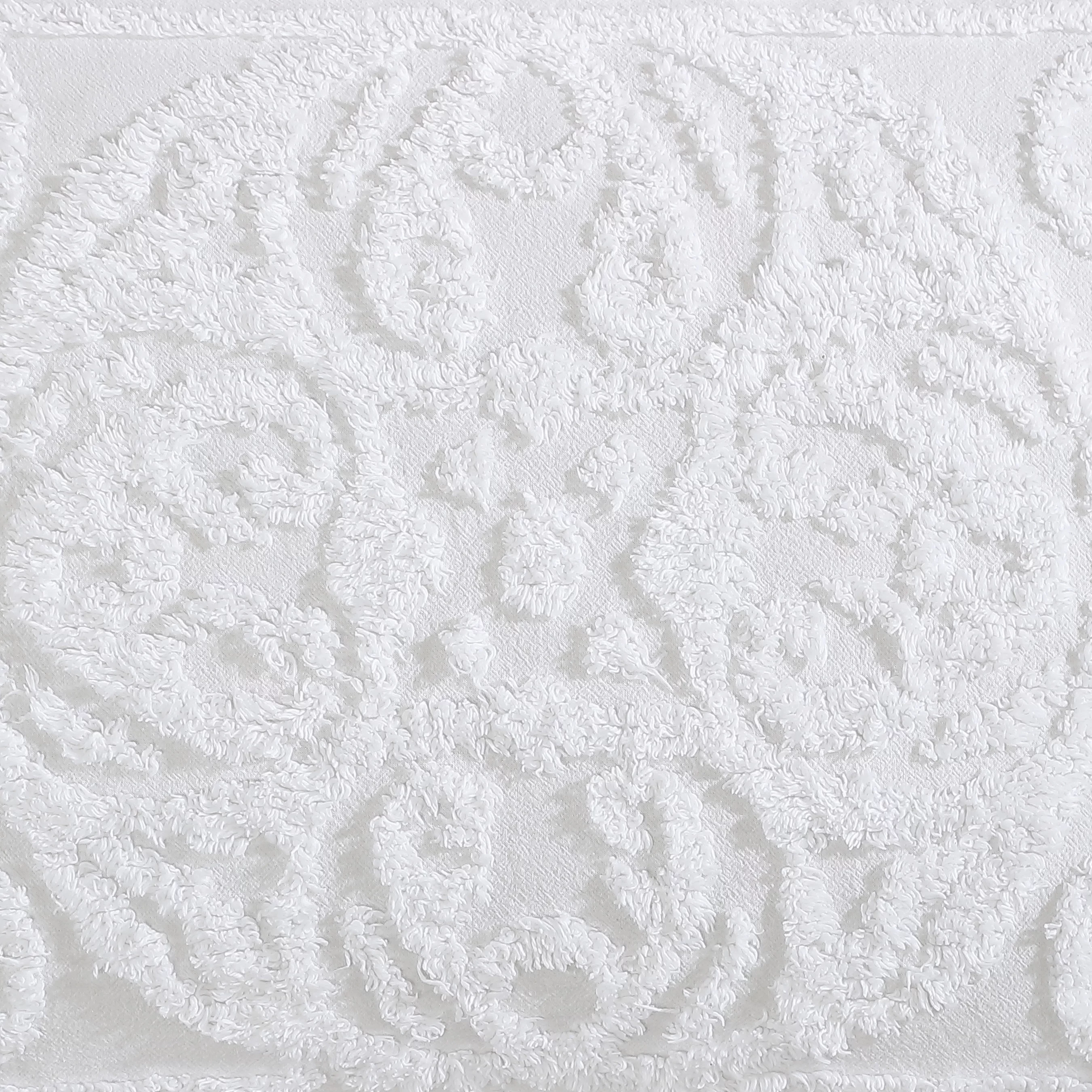 Beatrice Home Fashions Medallion Chenille Bedspread Full White