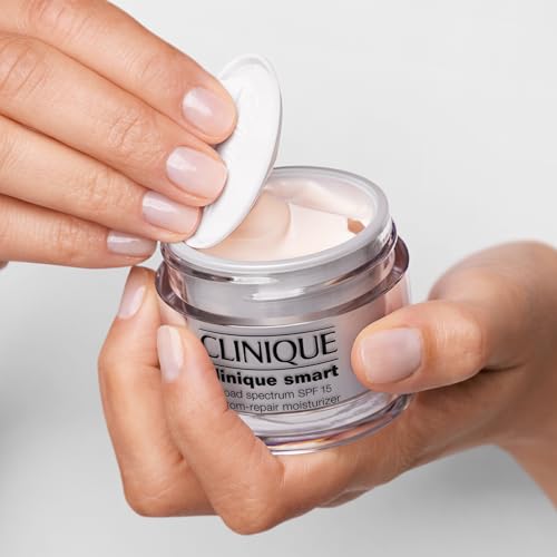 Clinique Smart Custom-repair Moisturizer SPF 15