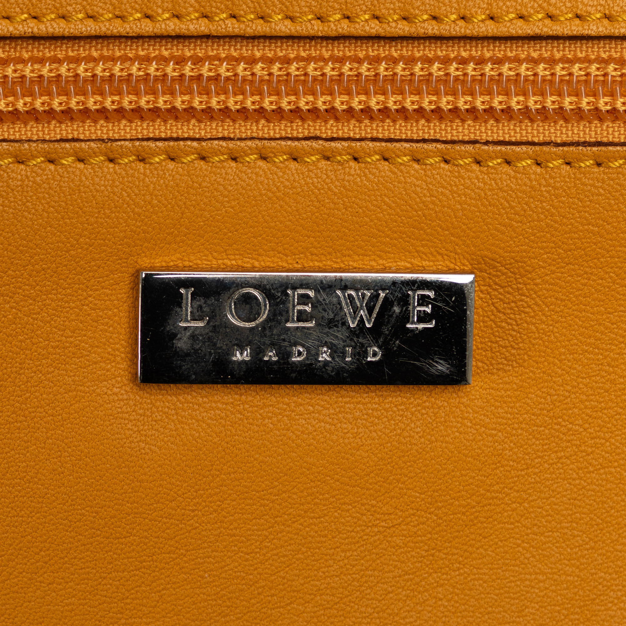 Pre-Owned Authenticated Loewe Handbag Calf Leather Yellow Top HandleBag Unisex (Good)