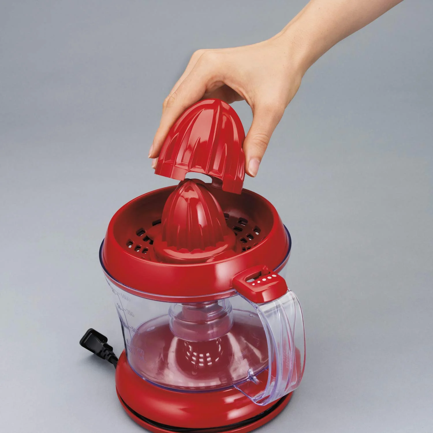 Proctor Silex Electric Citrus Juicer Machine, 34 oz, for Orange, Lemon, Grapefruit Juice, White