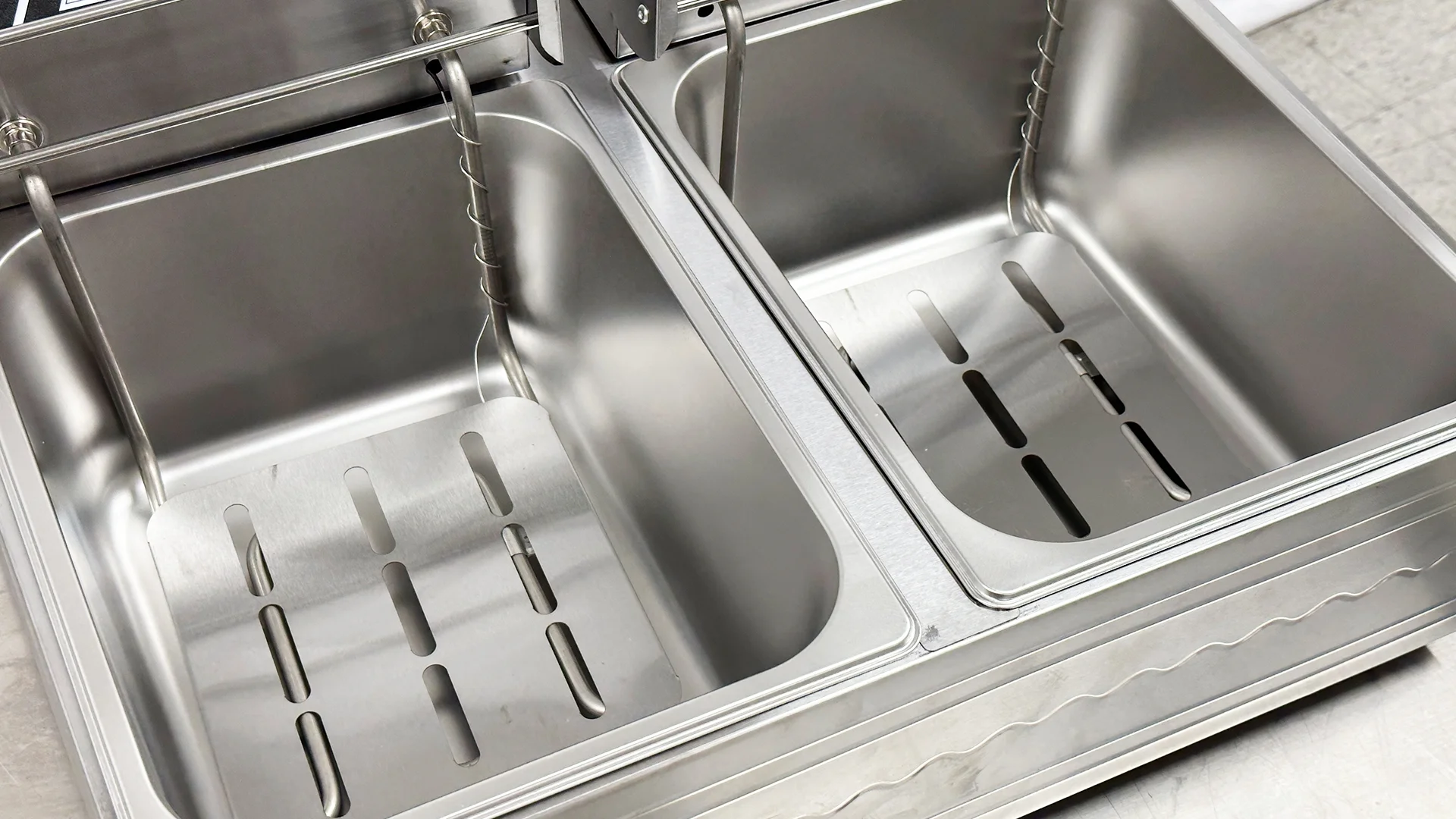 12L Electric double Deep Fryer EF-82