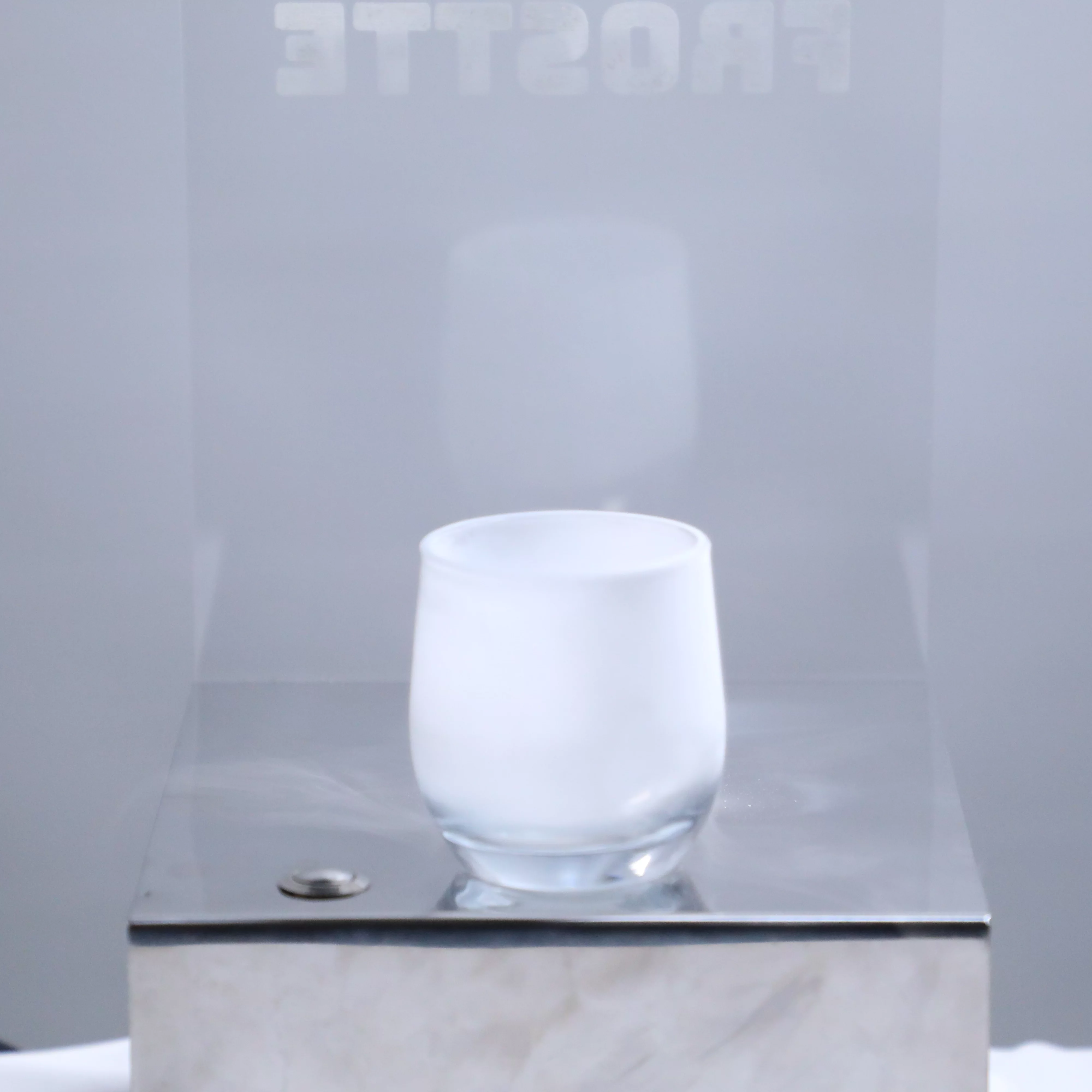 Frostte Instant Glass Chiller CO2 Dry Ice Glass Froster Chills Wine Cocktail Beer Sparkling Water Soda Glass.