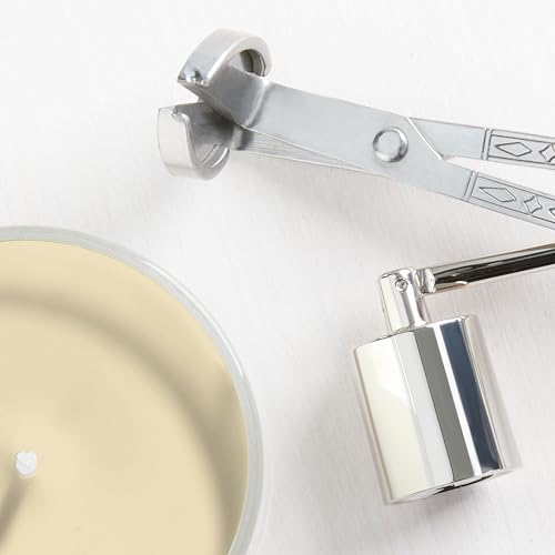 Yankee Candle Sparkling Cinnamon, Christmas Scented Candle, 22oz Large Jar with up to 150 Hour Burn Time, Giftable