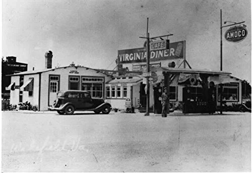 Virginia Diner Old Bay Duo Gift Set (Old Bay Seasoned Virginia Peanuts & Old Bay Snack Mix), 2 Tins -- 19oz total (1, 10oz and 1, 9oz)