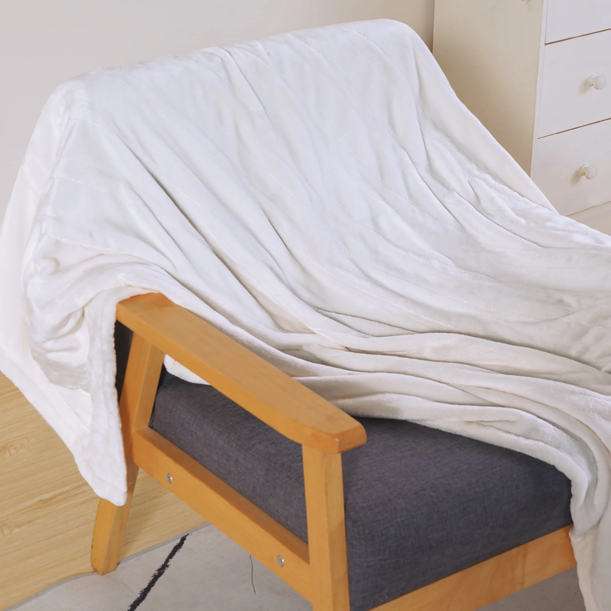 Superjoe Electric Throw Heated Blanket, Double-Layer Flannel, 4 Heat Settings and Auto-off, 60