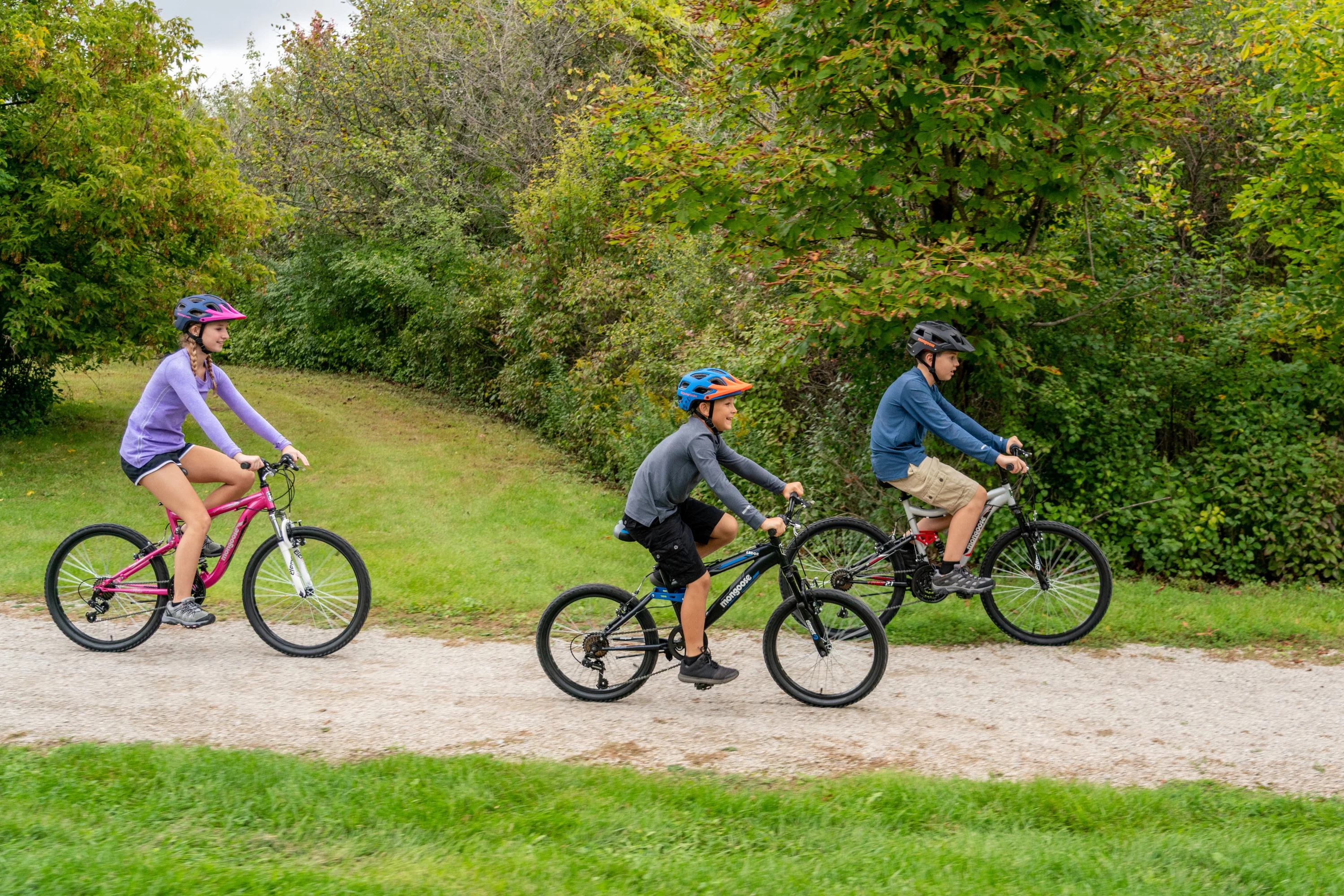 Mongoose Ledge 2.1 Mountain Bike, 20-inch wheels, 7 speeds, boys frame, Black