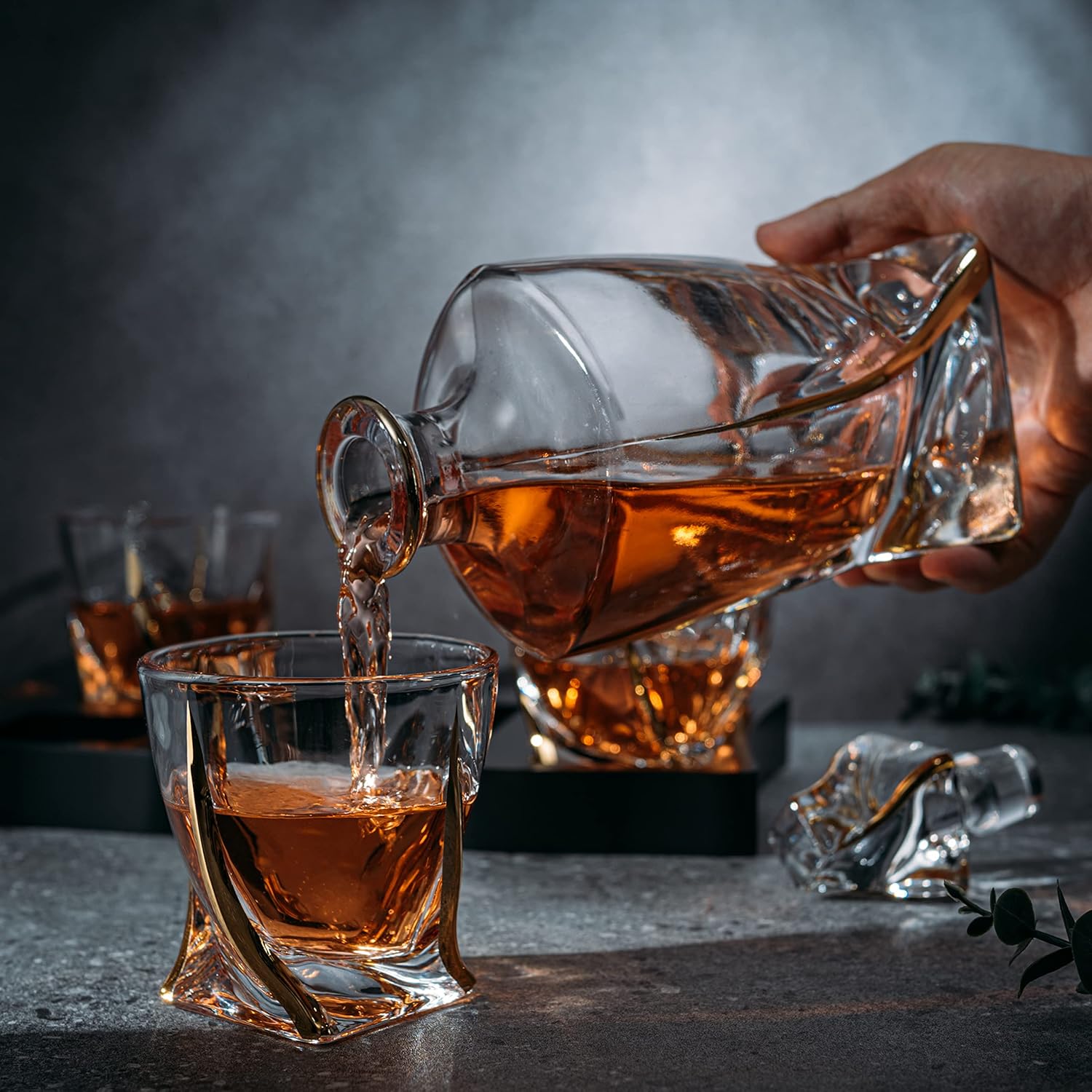 European Style Gold Wine & Whiskey Gold Twist Spiral Decanter 855ml with 4 Glasses & Wood Tray Set by The Wine Savant - For Home Bar Liquor, Spirits, Scotch, & Bourbon Gift for Him