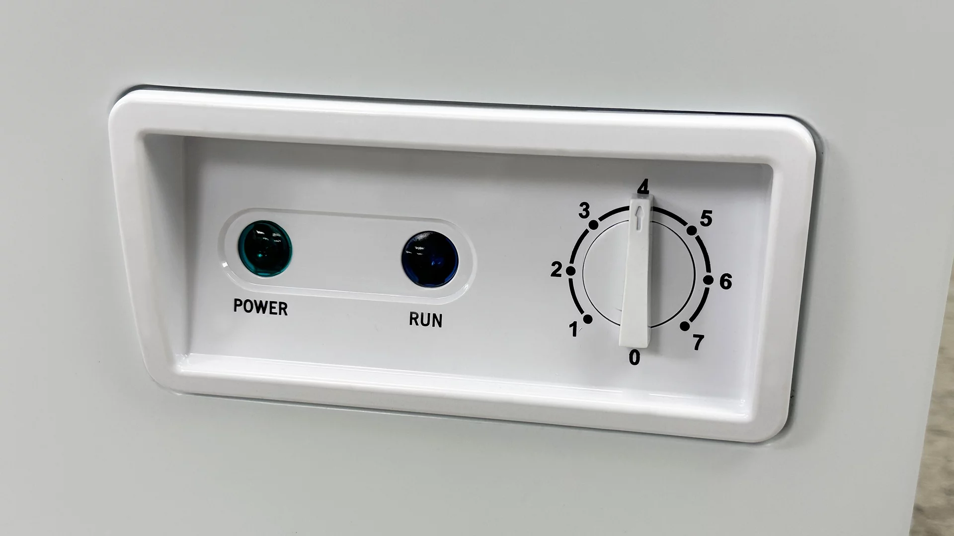 33 in. Solid Top Chest Commercial Freezer 7.2 Cu. ft.