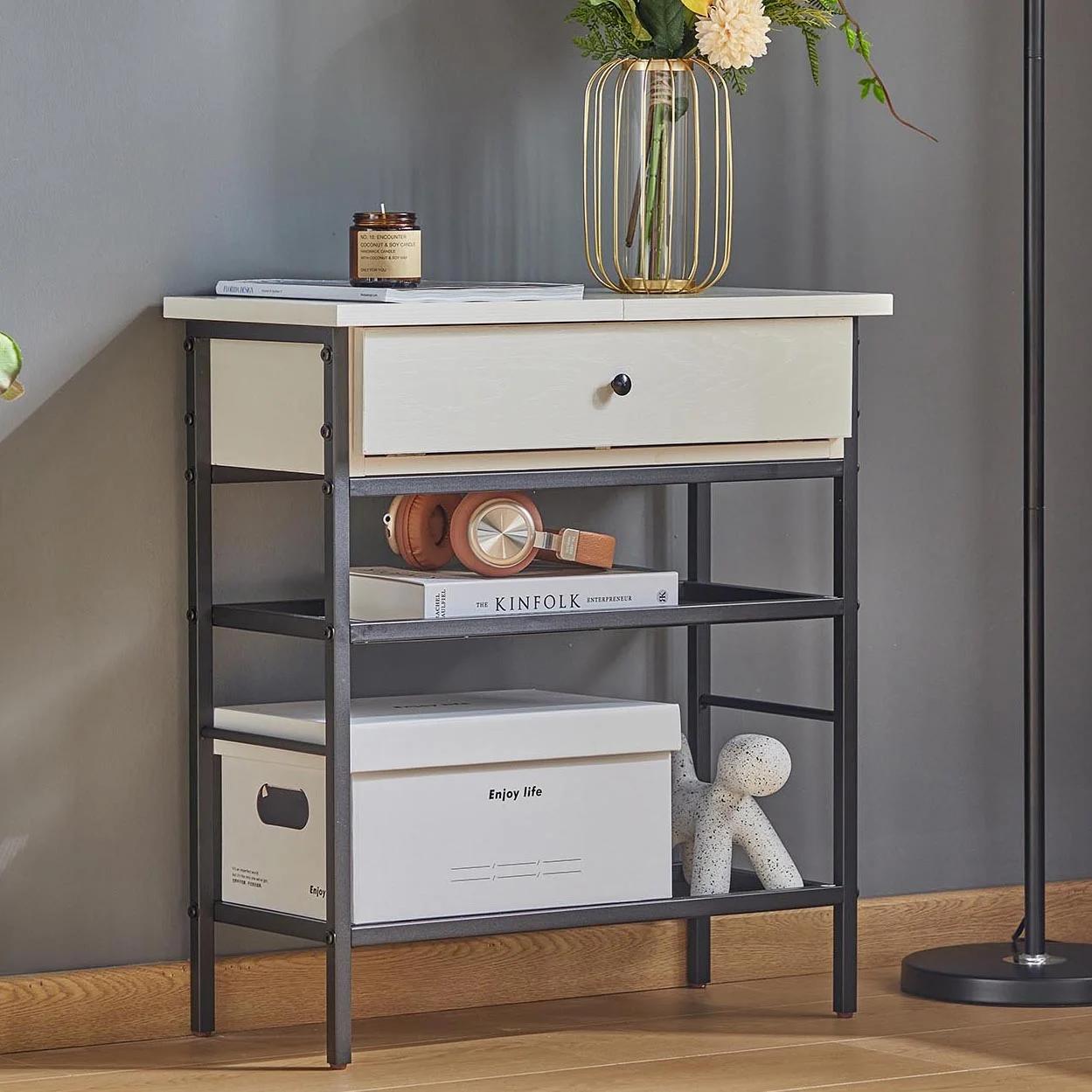 Sofa Side Cabinet, End Table with Charging Station, Flip Top Side Table with USB Ports and Outlets, Bedside Nightstand with Storage Shelves, for Living Room Bedroom and Small Spaces (White)