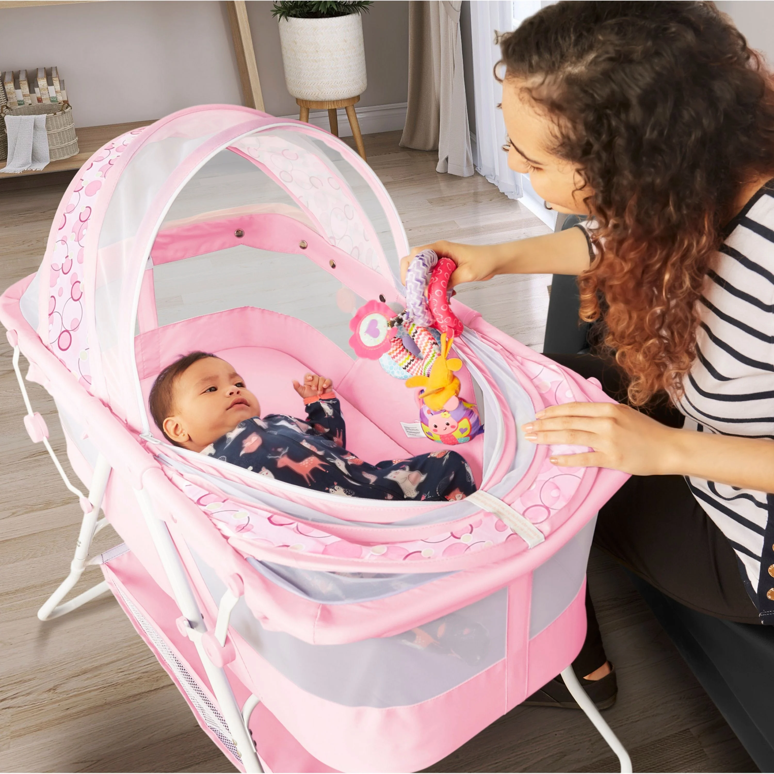 Dream On Me Karley Bassinet in Pink