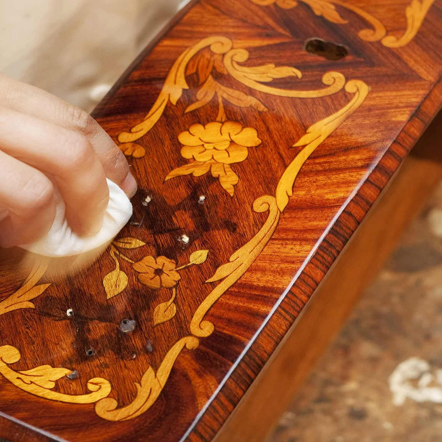 Howard LM0016 Lemon Oil Wood Polish, 16-Ounce