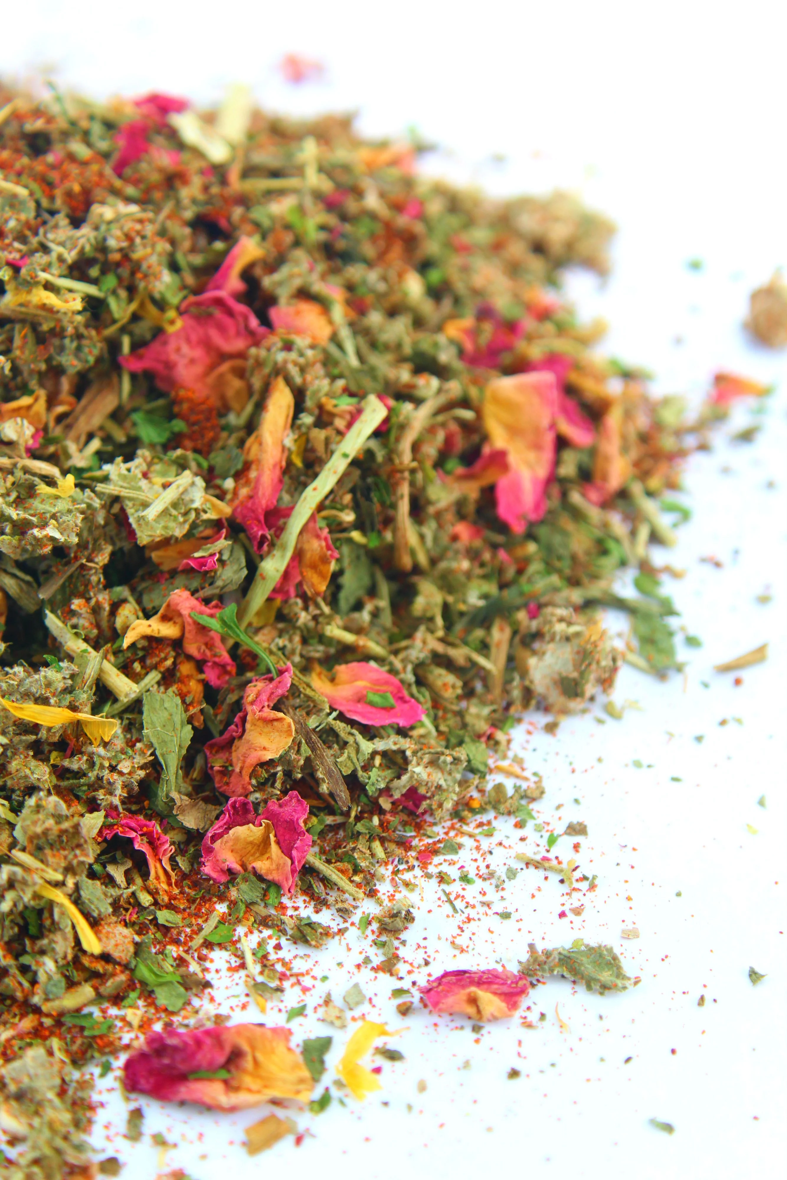 WormBGone Nesting Herbs For Pet Chickens - Natural Backyard Chicken Nest Box Blend & Supplies to Protect Against Parasites, Worms and Pests