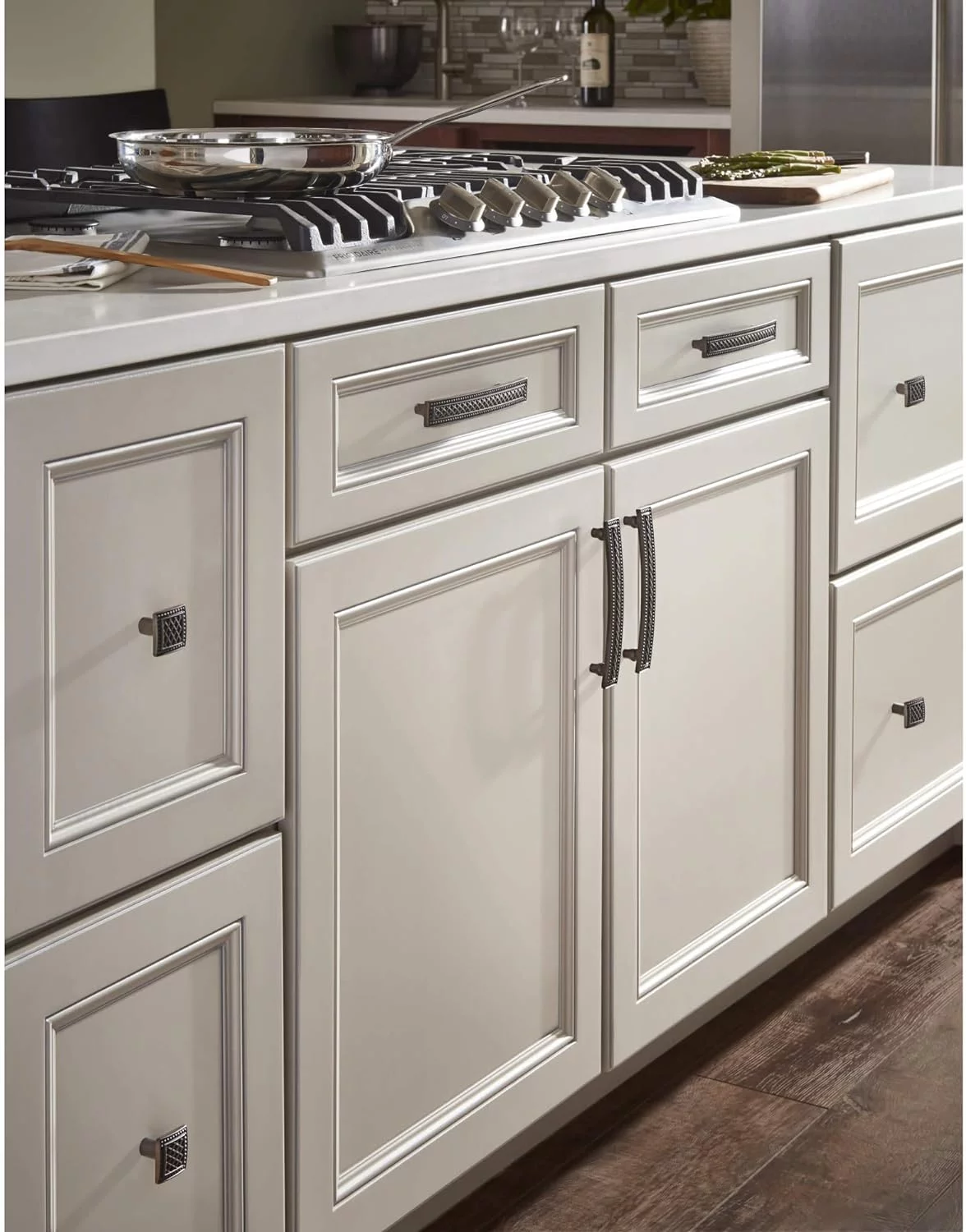 Trevi Square Knob Finish: Polished