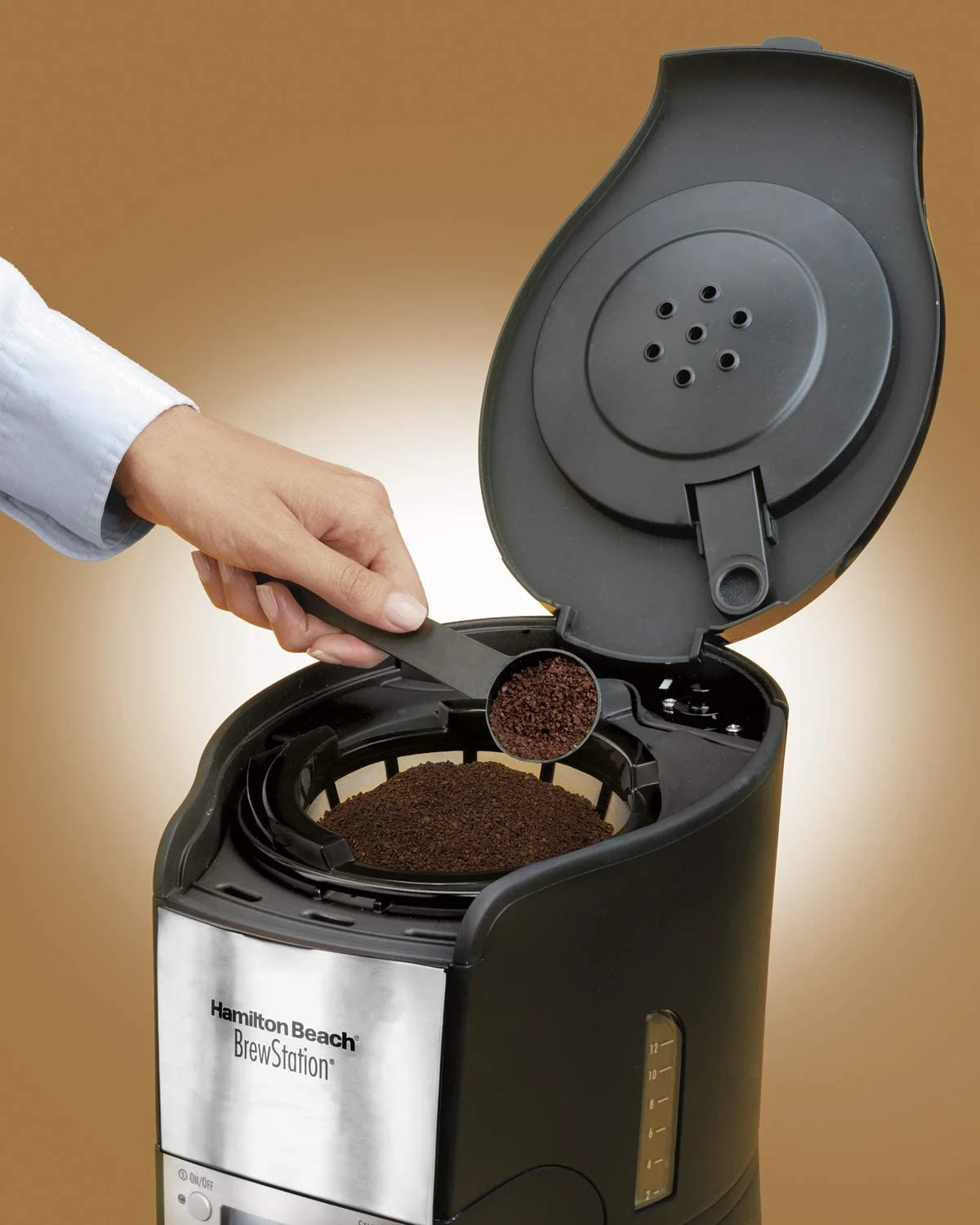 Amazon Essentials Women's Skinny Jean 4 Black Rinse