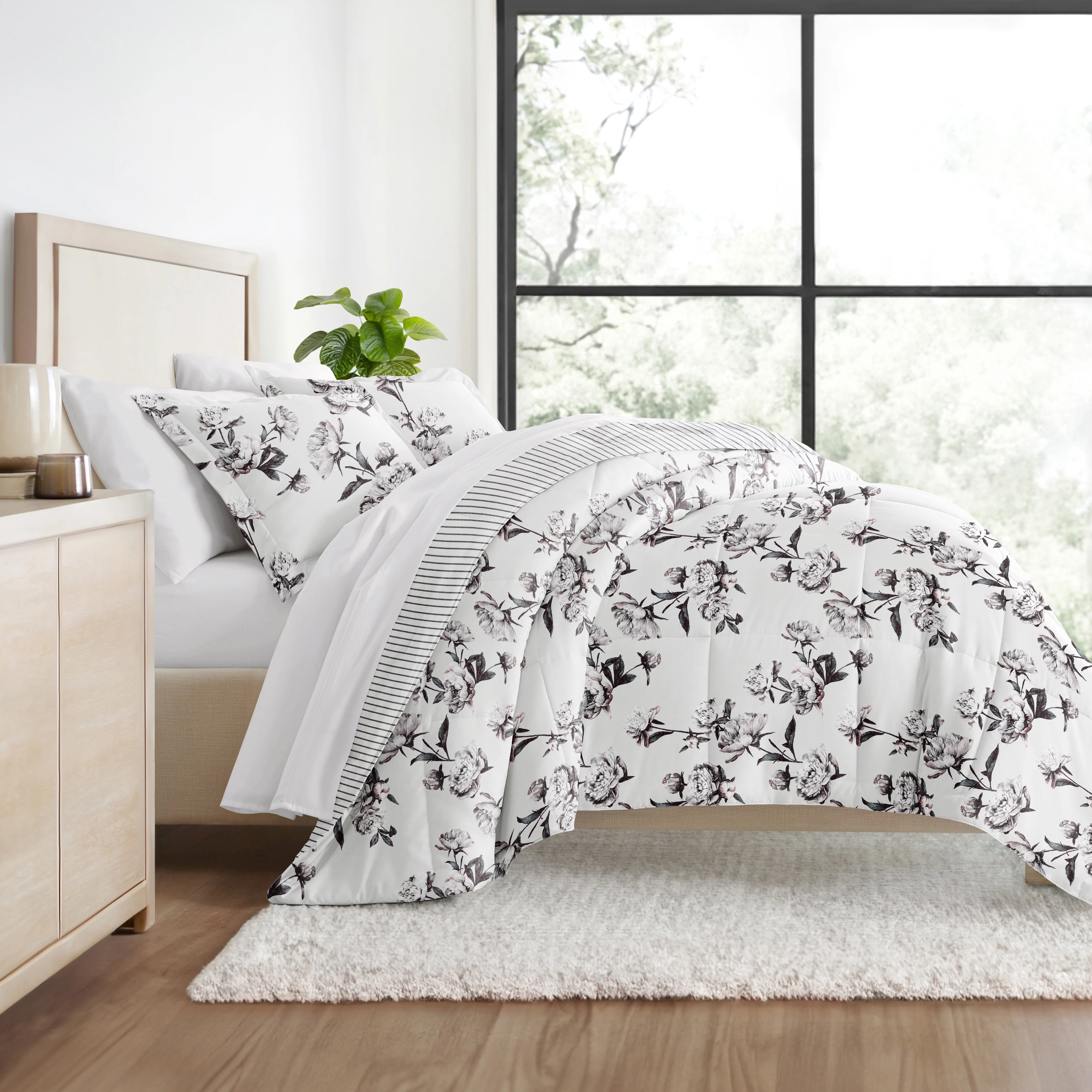 Comfort Canopy - Vintage Magnolia Stripe Ultra Soft Reversible Comforter Bed Set for Queen & Full Bedding