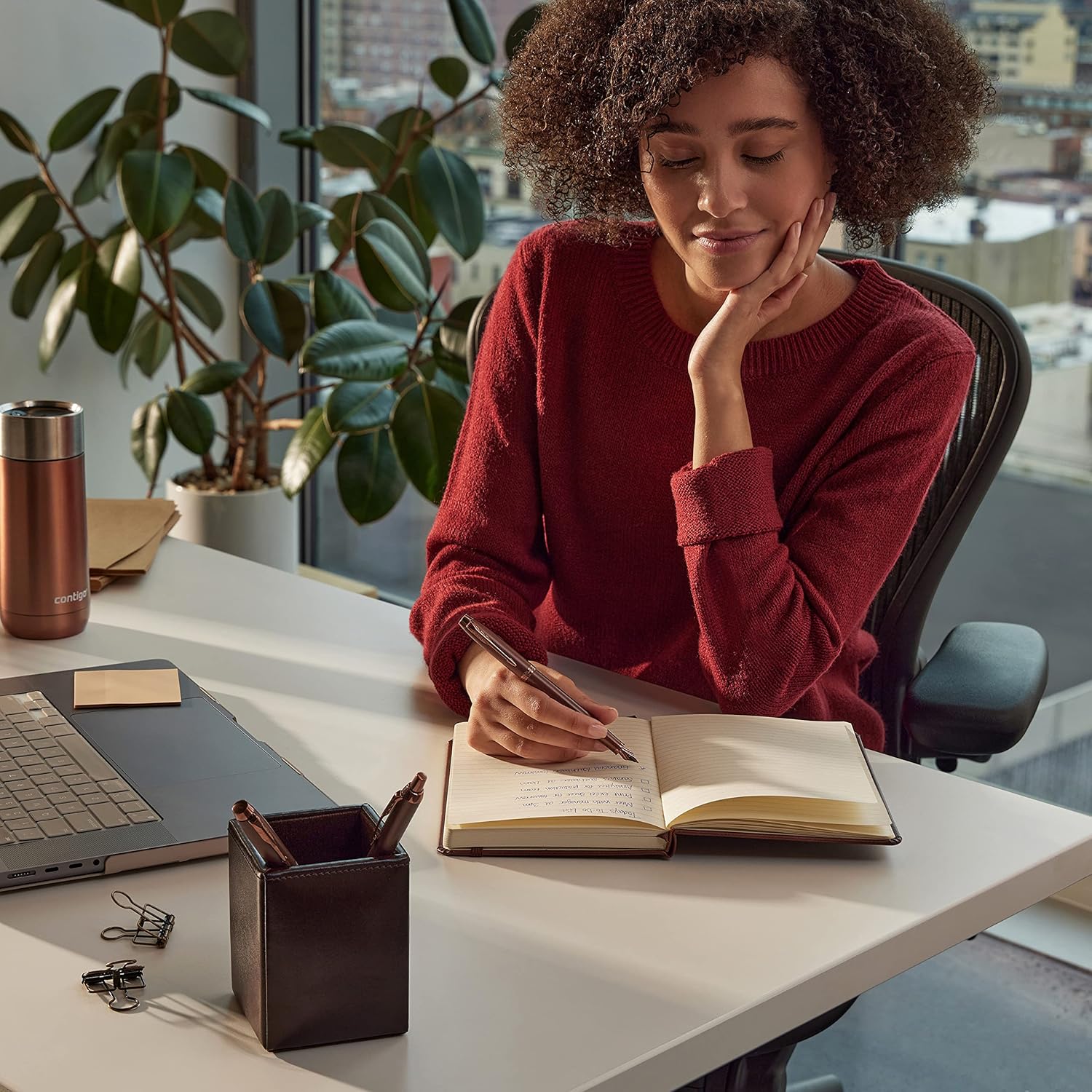 Parker IM Monochrome Fountain Pen | Burgundy Finish and Trims | Medium Point | Blue Ink | Gift Box