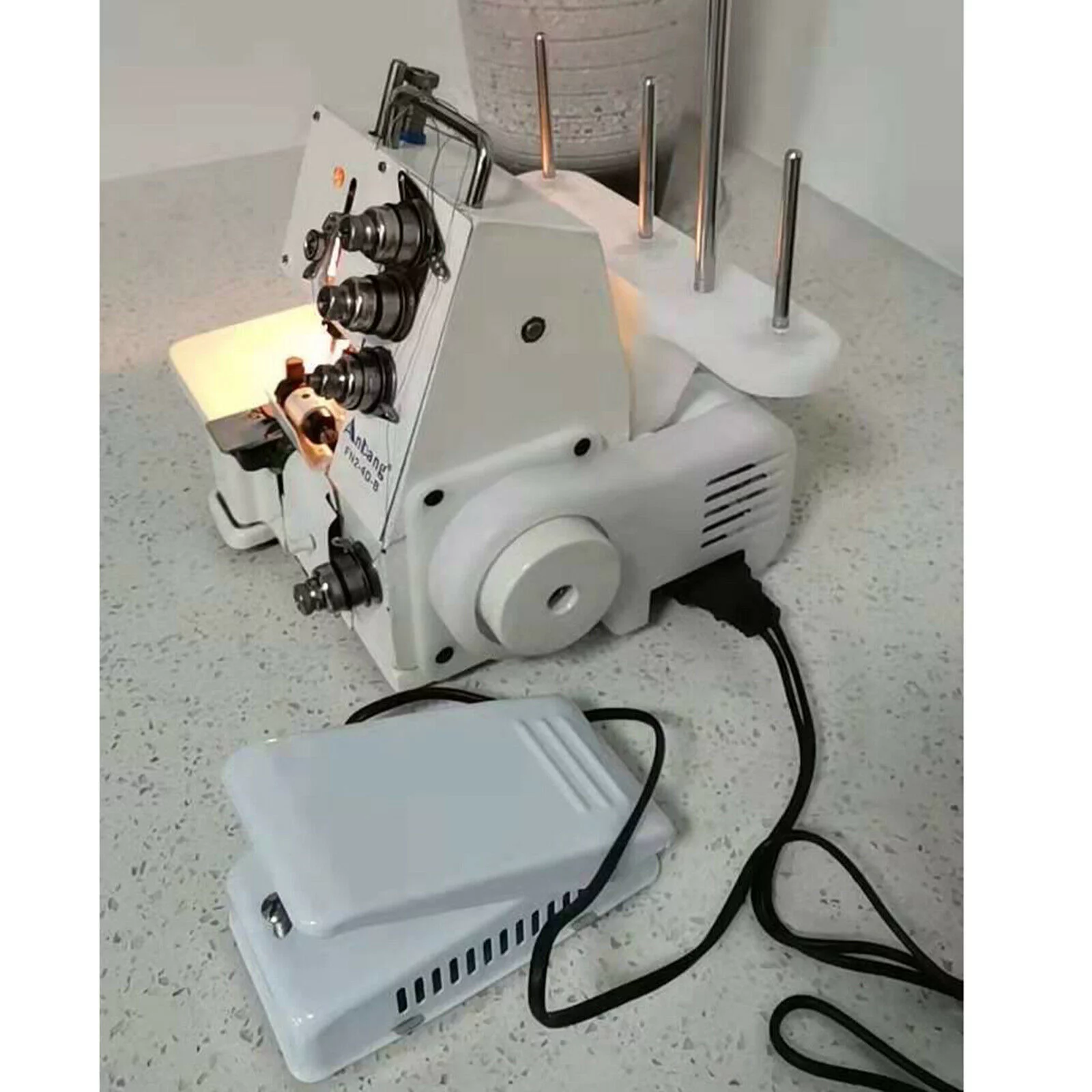 Miumaeov 4 Thread Overlock Serger Sewing Machine Household Sewing Machine+Foot Controller DP5 * 80-95 1200 Stitches/Minute