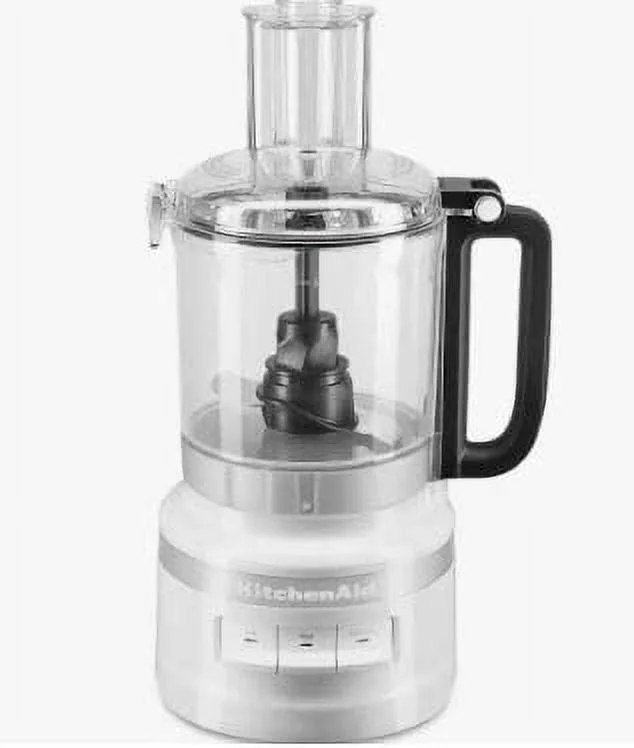 KitchenAid KFP0920QWH 9 Cup Food Processor with 3 disks, 2 blades & spatula, White