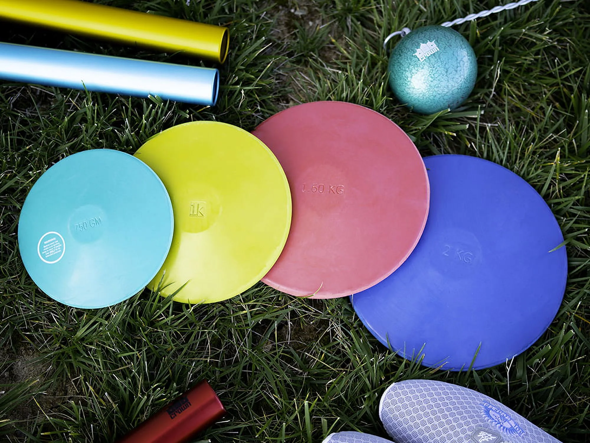 2kg Rubber Practice Discus | Mens & College Regulation Official Weight | Indoor & Outdoor, Blue Non-Marking Rubber | Track & Field Competition Training | Coaching Equipment for Strongman Events