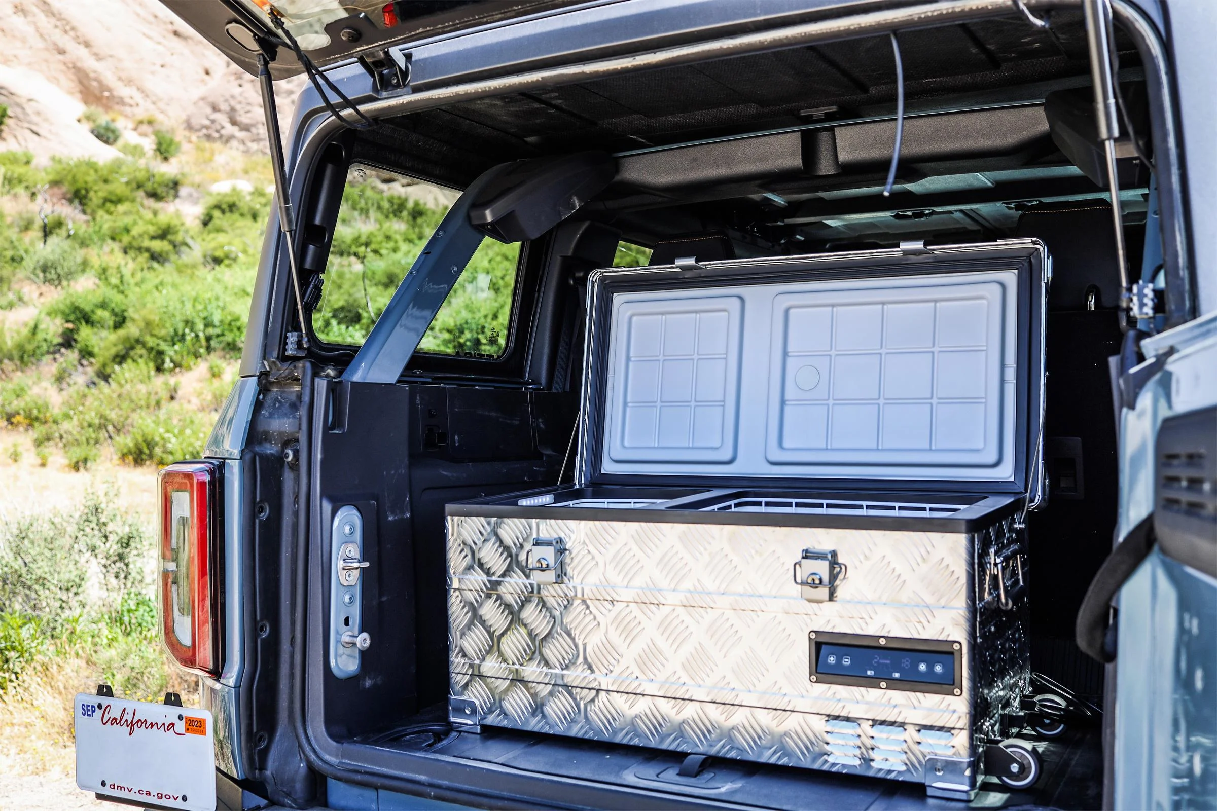 Attica Cooler 42L/44 Quarts/1.4 CU.FT Compressor Refrigerator Aluminum AC/DC adaptor included ATTAL42