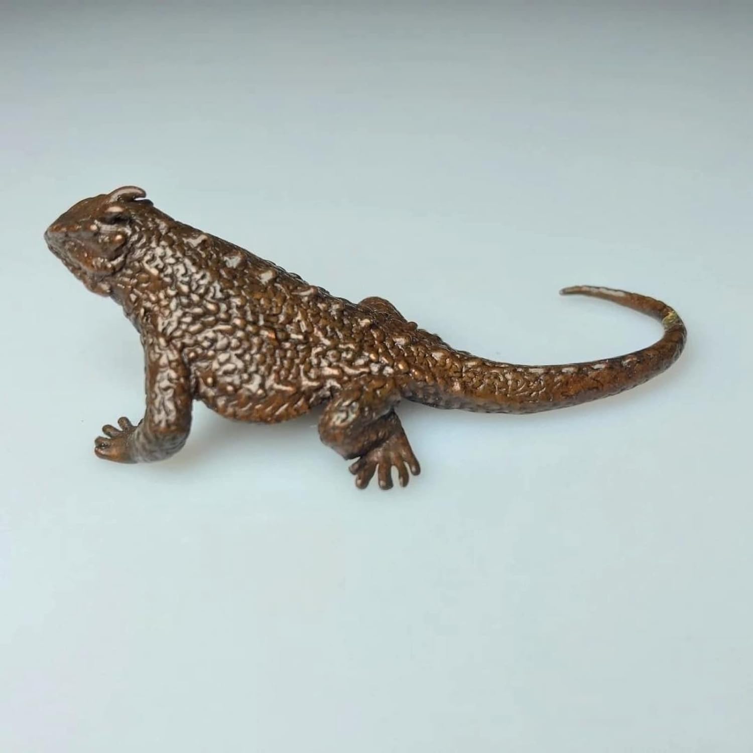 Brass Realistic Lizard Sculpture,Simulation Animal Gecko Figurine Statue Home Living Room Desktop Study Bookshelf Wine Cooler Decor Copper Ornament Handicraft Collection