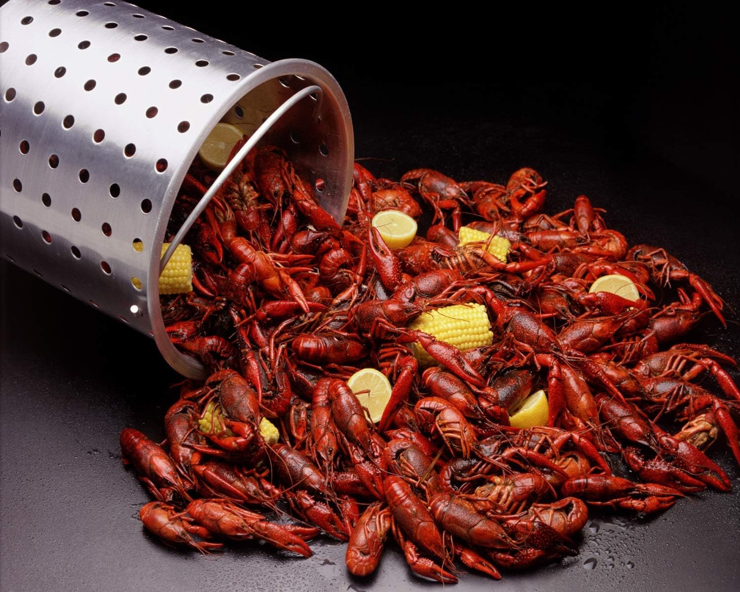 Bayou Classic B300 Perforated Steam, Boil, Fry Accessory Basket. Fits 30-Quart Bayou Classic Turkey Fryers