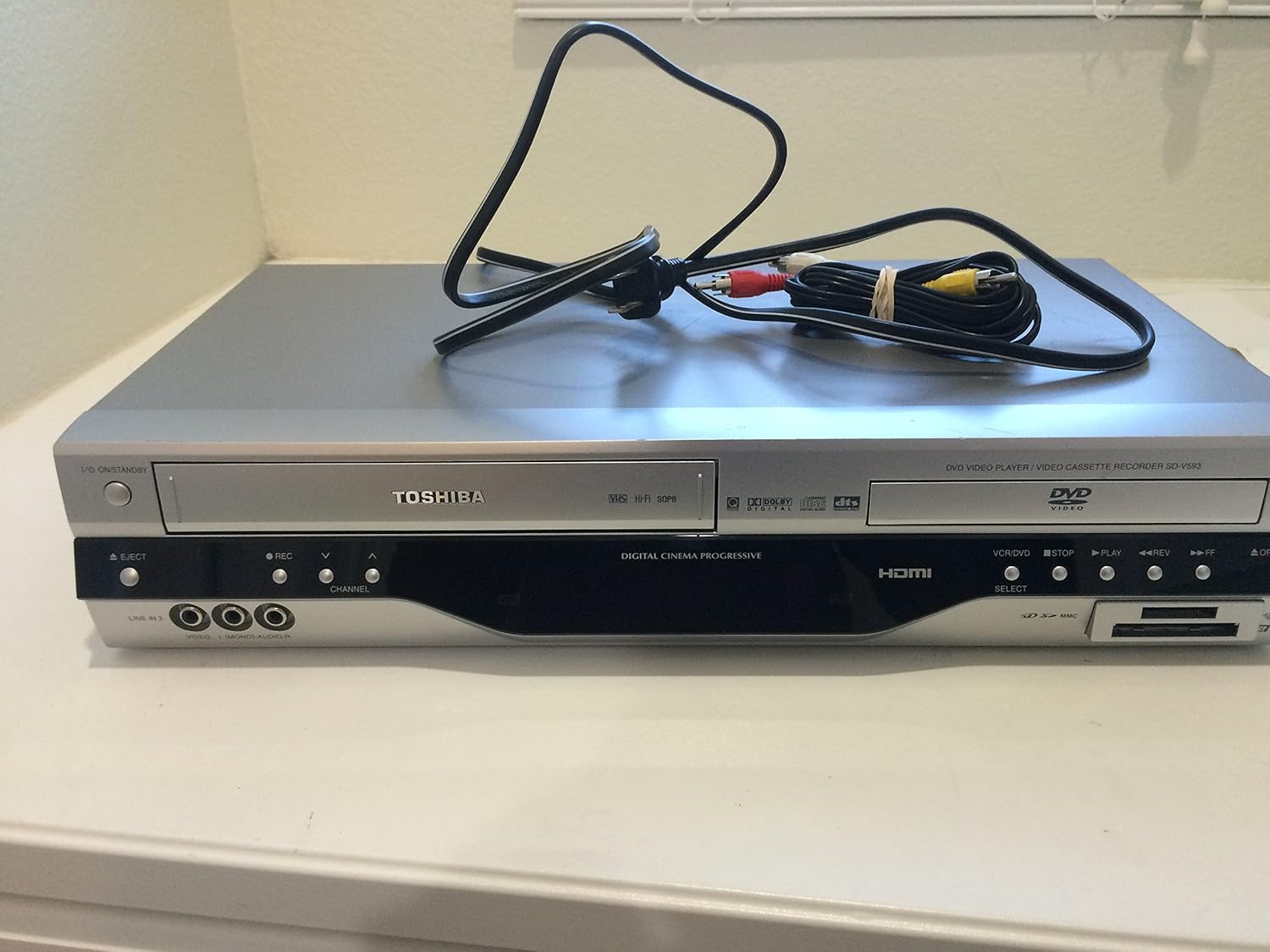 Toshiba SD-V593 Progressive Scan DVD/VCR Combo with HDMI