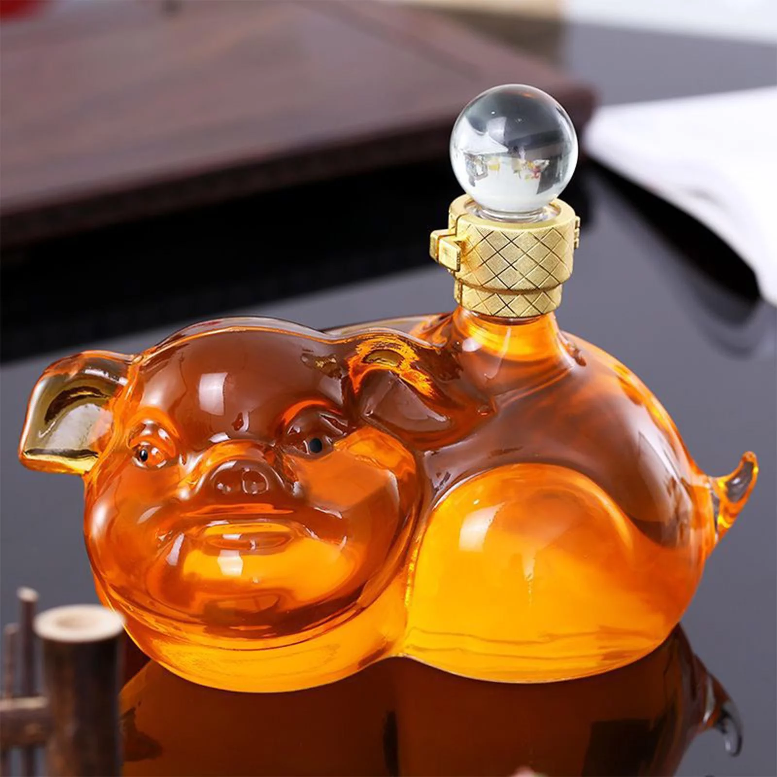 Decanter Leads for Home Dining Restaurant Entertaining Glass Figurine Decanter 1000ml for Home kitchen dinner