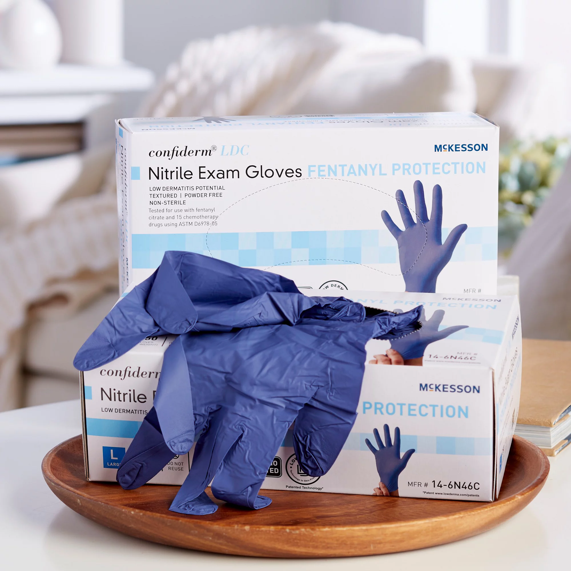 McKesson Confiderm Nitrile Exam Gloves, Low-Derma Latex-Free Medical Gloves, Large, 250 Count, 1 Box