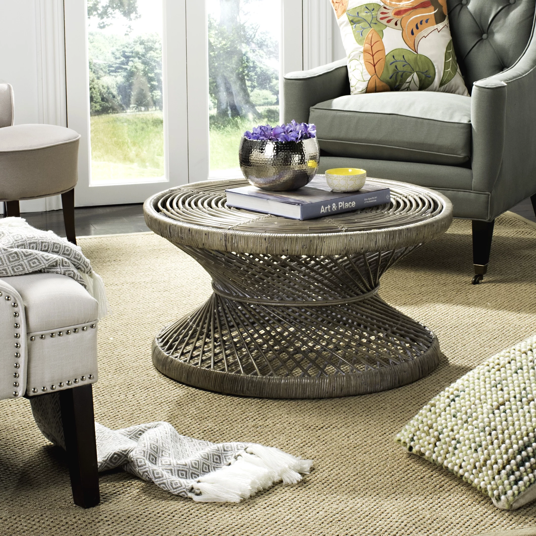 SAFAVIEH Grimson Round Large Bowed Wicker Coffee Table, Grey White Wash