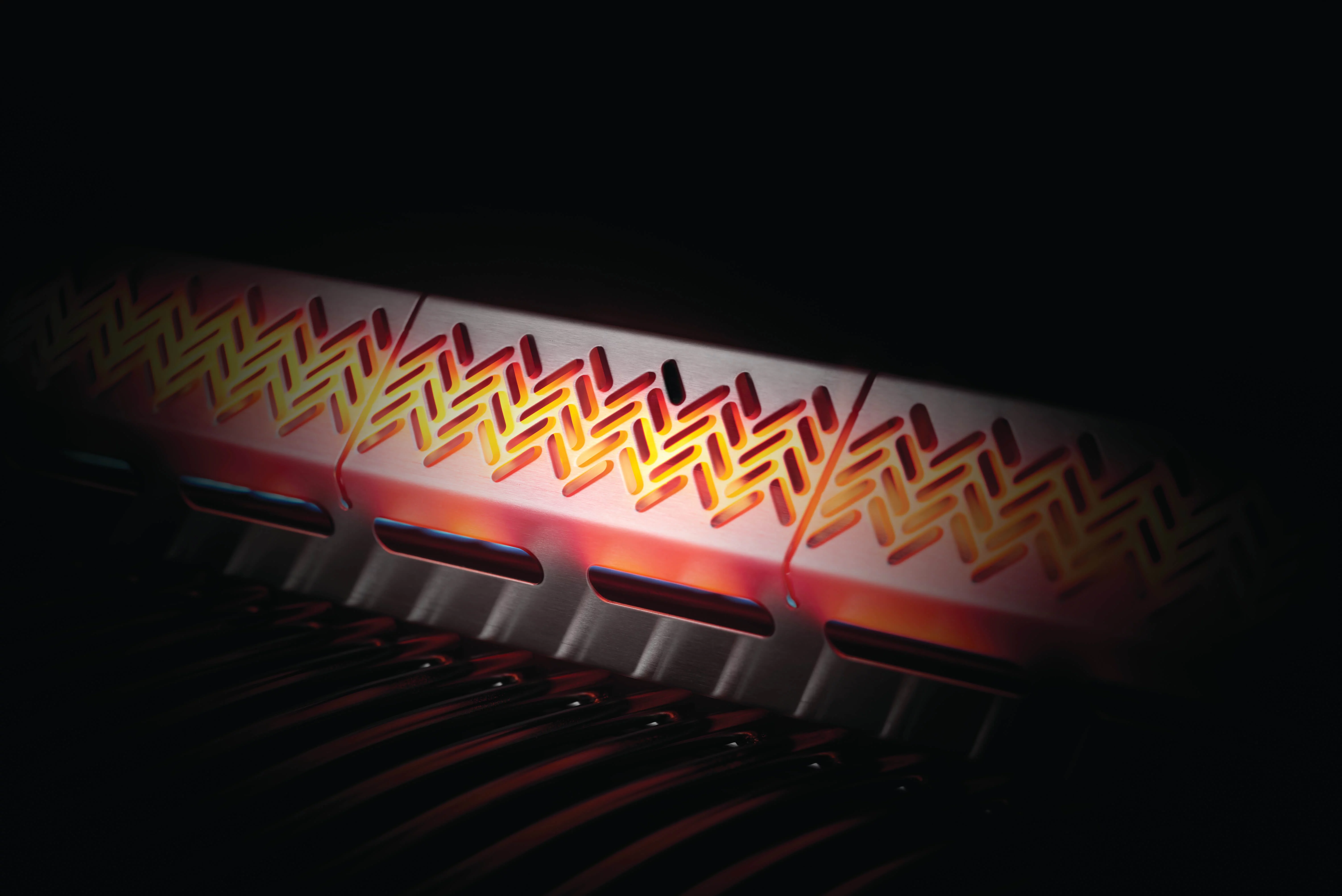 Rogue® SE 425 Natural Gas Grill with Infrared Rear and Side Burners, Stainless Steel