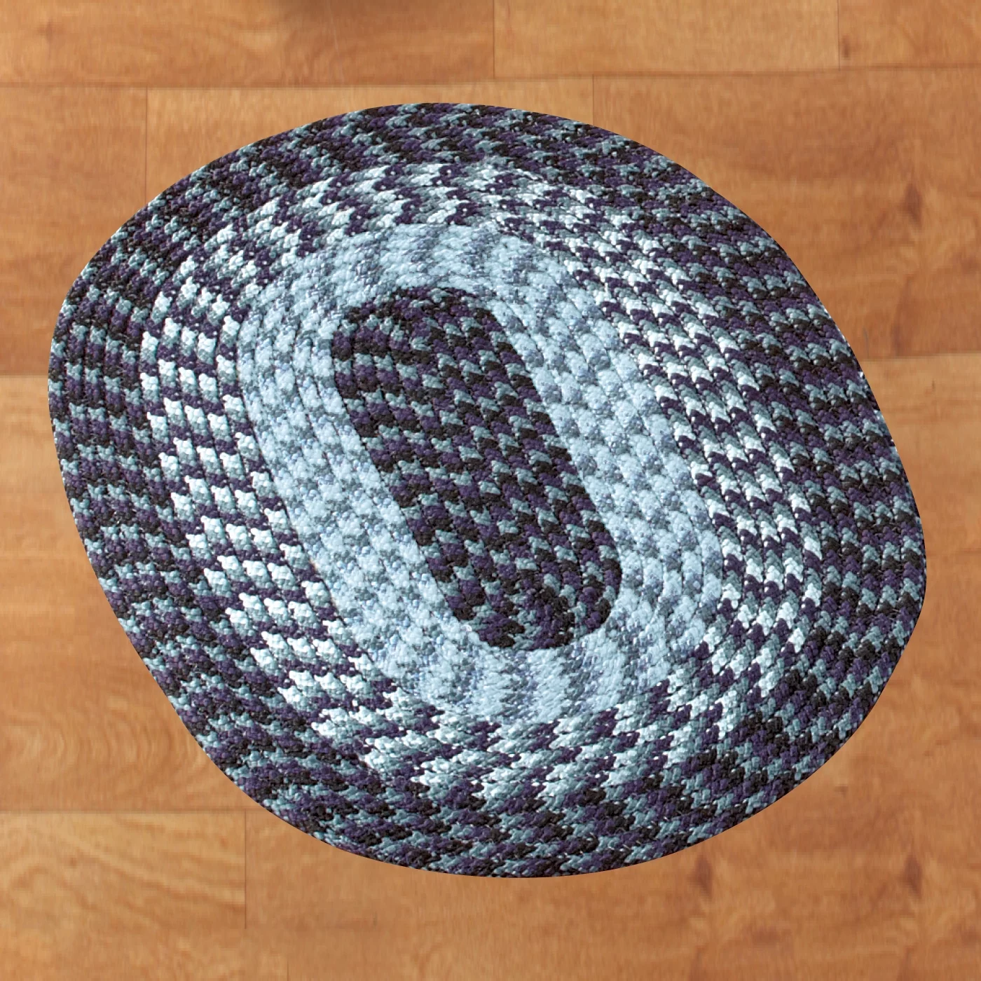 Collections Etc Versatile Alpine Braided Accent Rug with 3-Tone Coloring for Any Room, Navy, 30