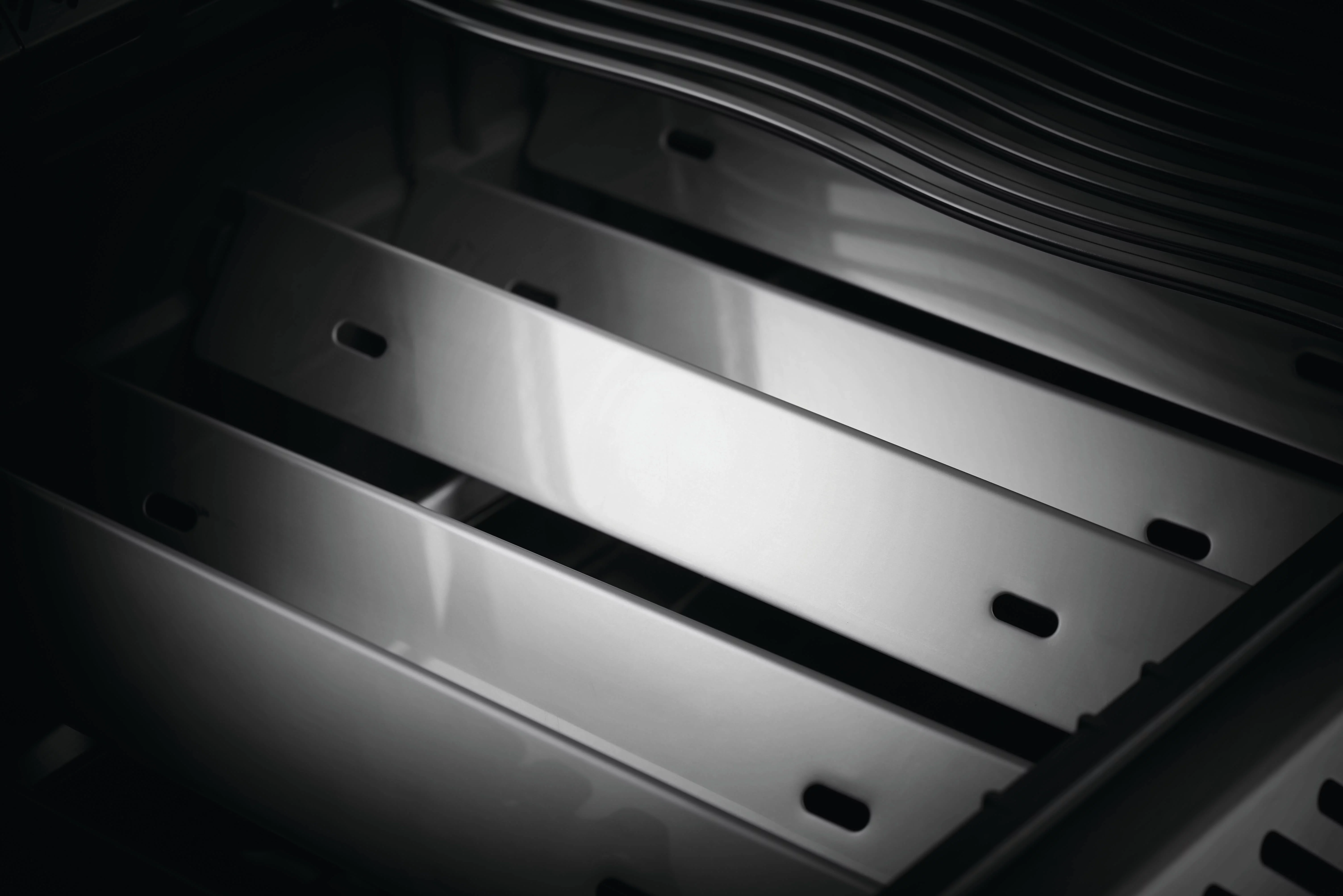 Rogue® SE 425 Natural Gas Grill with Infrared Rear and Side Burners, Stainless Steel