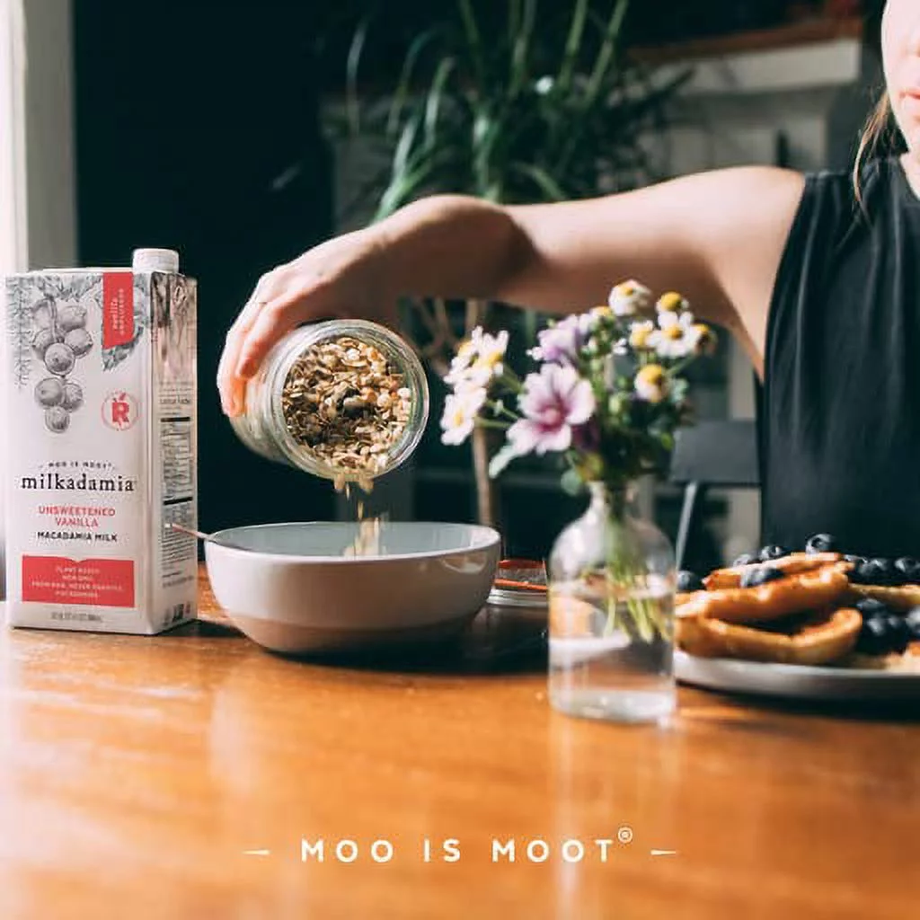 Milkadamia Vanilla Unsweetened Macadamia Milk Vegan and Keto-Friendly (177422), , 32 Fl Oz (Pack of 6)