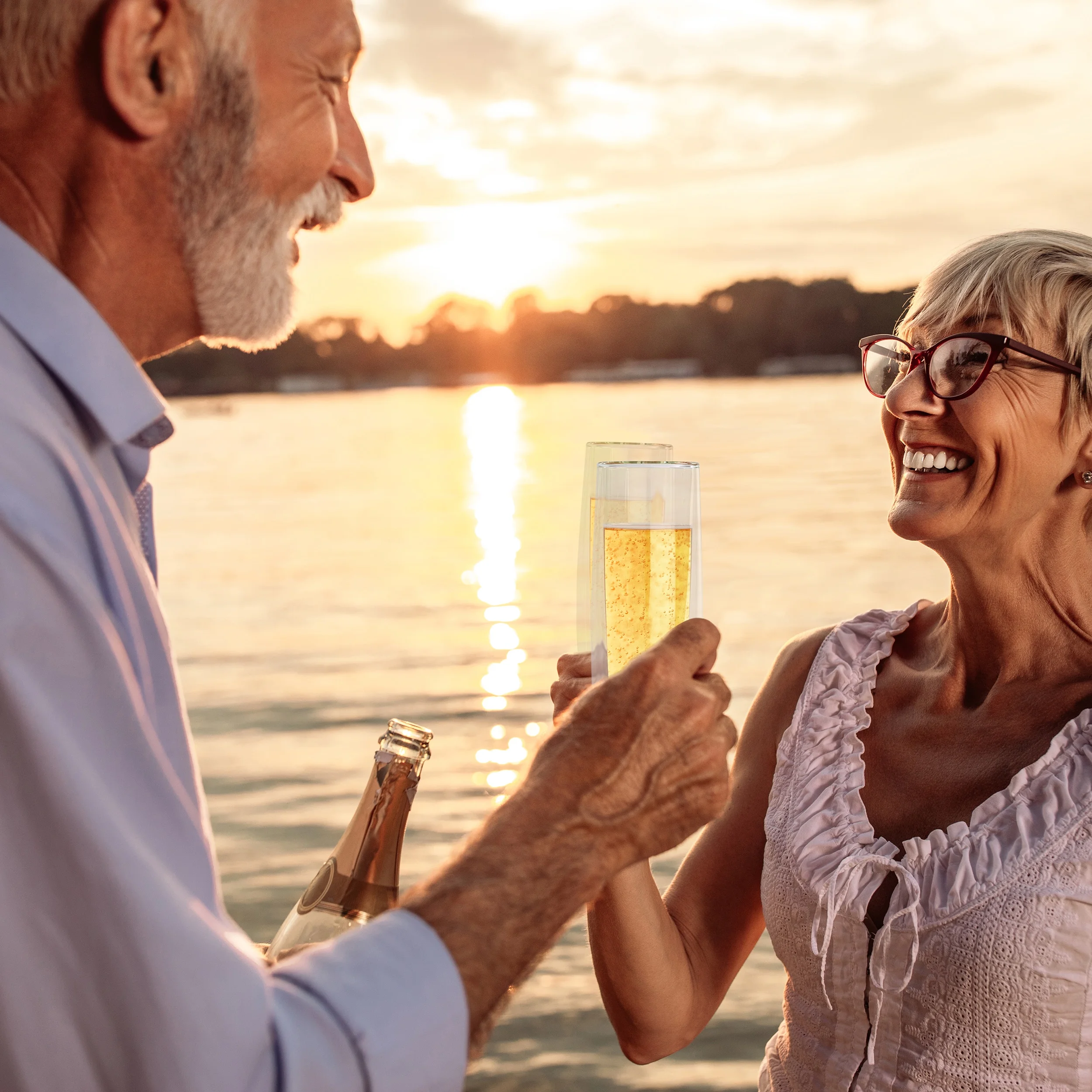 Spec101 Glass Champagne Flutes - Double Wall 5oz Glass Stemless Champagne Flutes