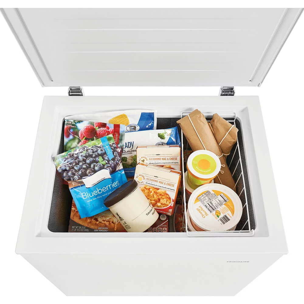 Frigidaire FFFC05M2UW 5 Cu. Ft. White Chest Freezer