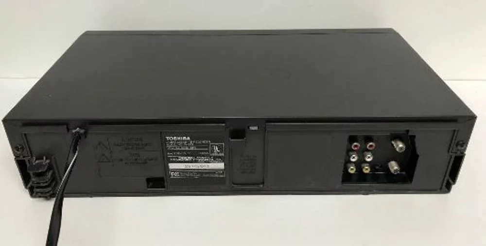 Pre-Owned Toshiba w-603 Stereo Pro Drum VHS VCR VHS Player with Remote & Cables (Good)