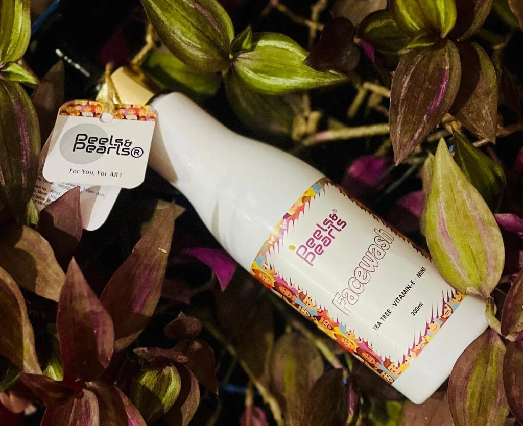 Peels & Pearls Organic Facewash | Daily Use Facewash For Men & Women | Natural Cleanser with Aloe Vera and Tea Tree Oil | Sulphate & Paraben-Free -200ml