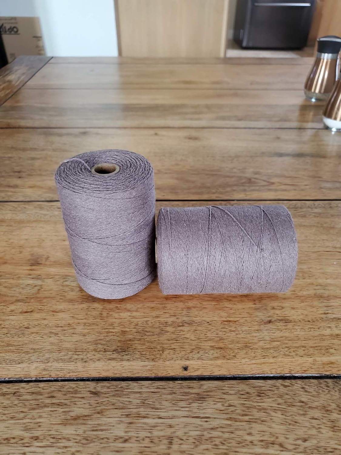 Weaving Thread with Weaving Needles Bundle - Cotton Thread Rug Yarn - Lap Loom warp Thread - Cricket Loom Weaving Shuttle - Hilo para tejer a Crochet - Heather Brown Thread (Yarn and Needles).