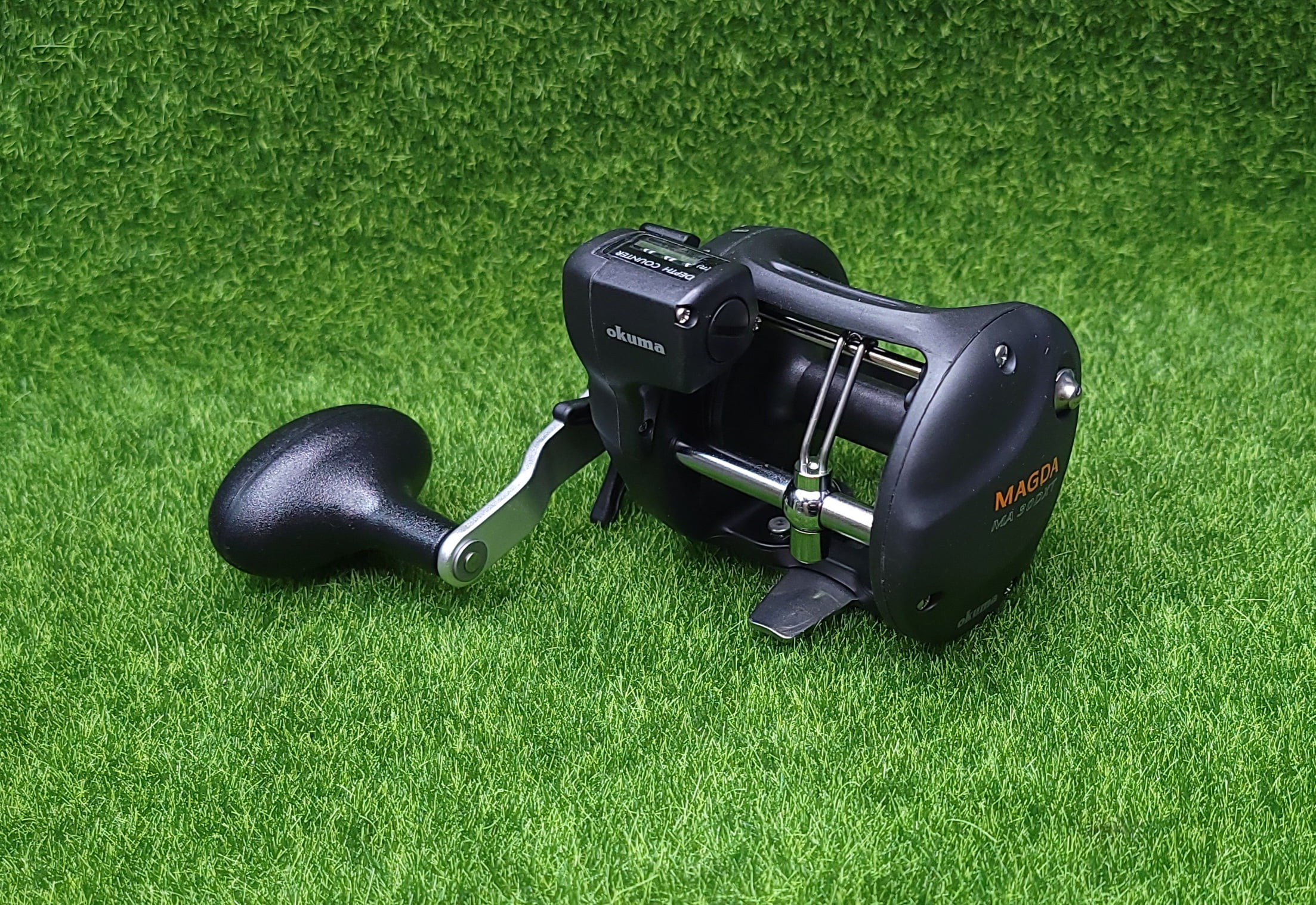 Okuma Magda Pro DXT 4.0:1 Levelwind Line Counter Reel, Right Hand - MA-30DXT