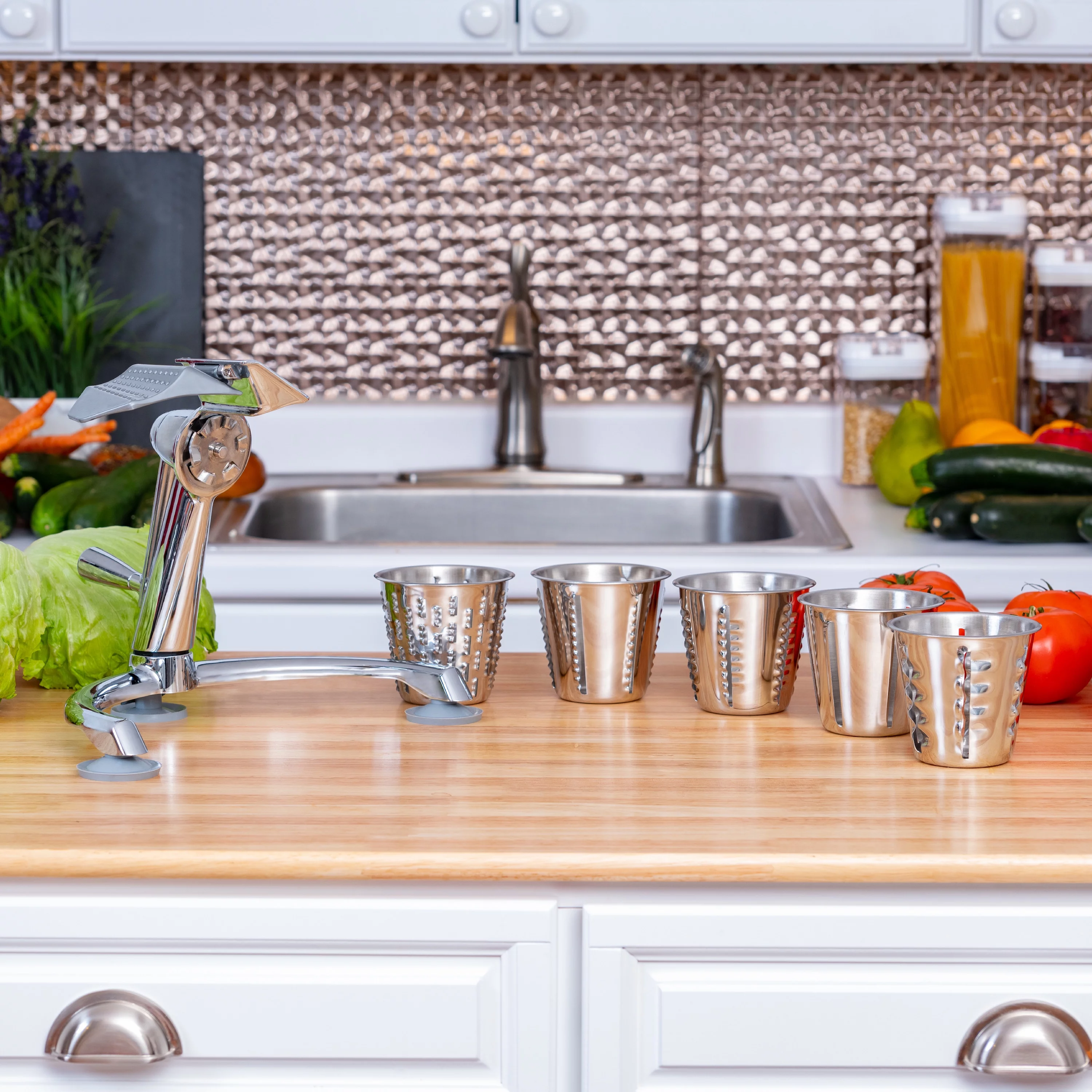 Maxam Vegetable Chopper Dynamic Food Processor with Stainless-Steel Shredders.