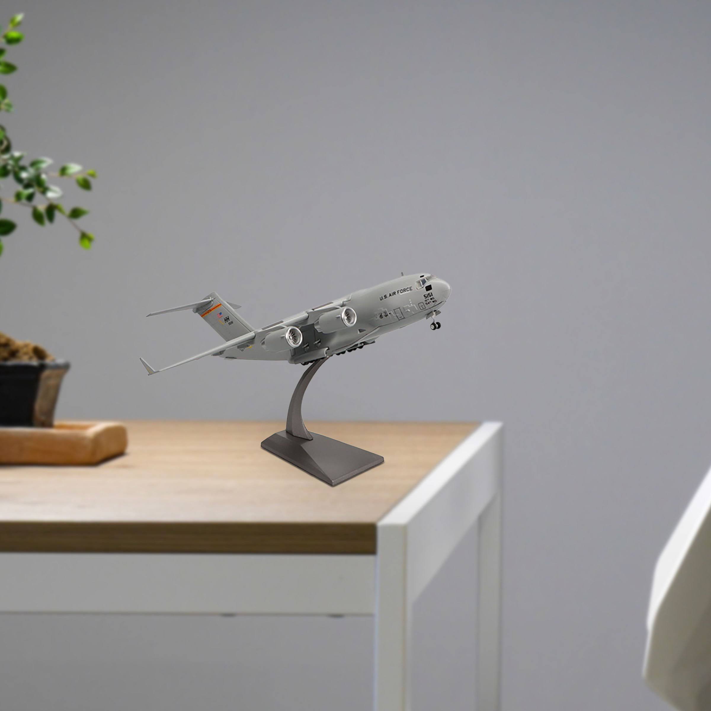 Boeing C-17 Globemaster III Diecast Aircraft Model