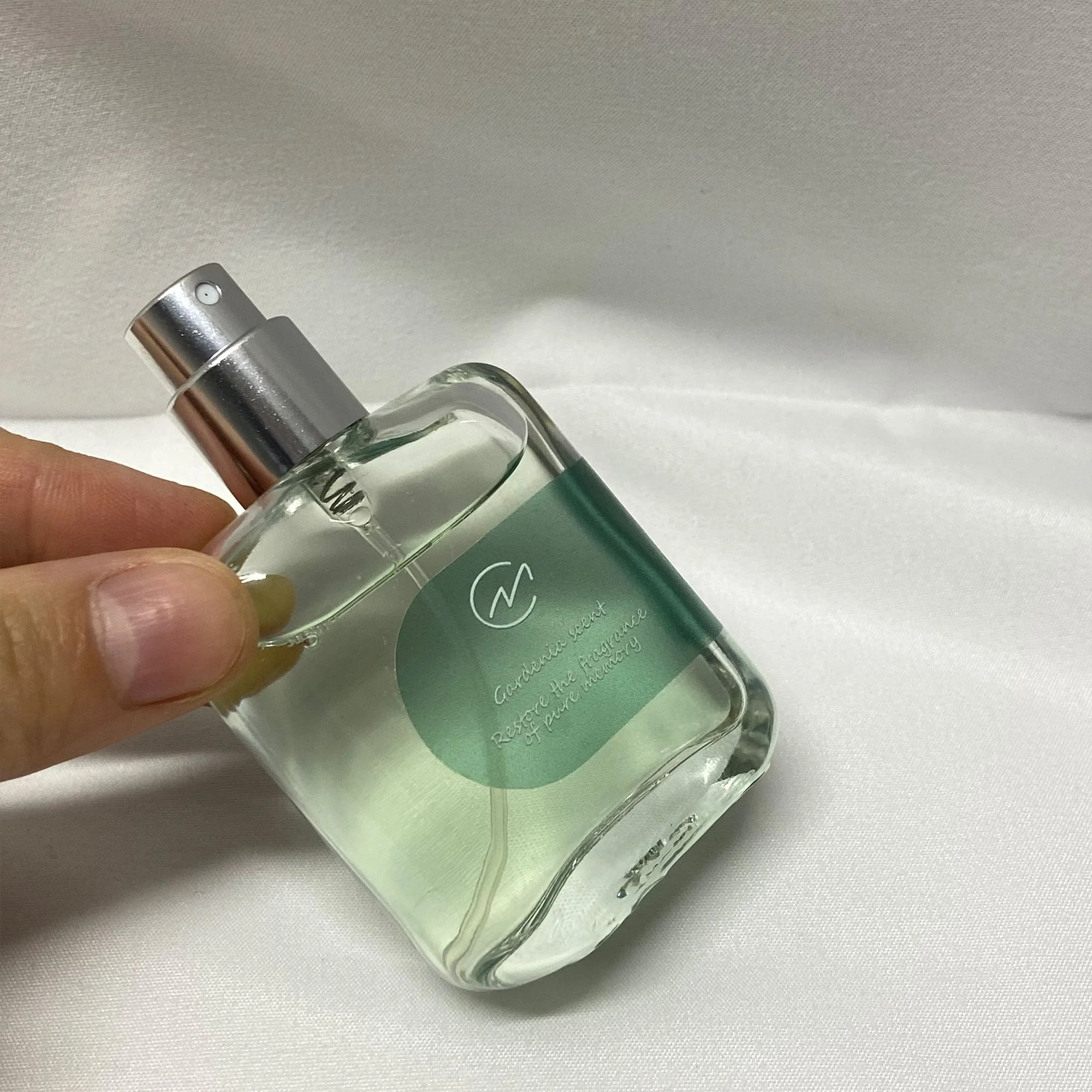 perfumes- Exquisite Fragrances - Capture Hearts with Irresistible Perfumes