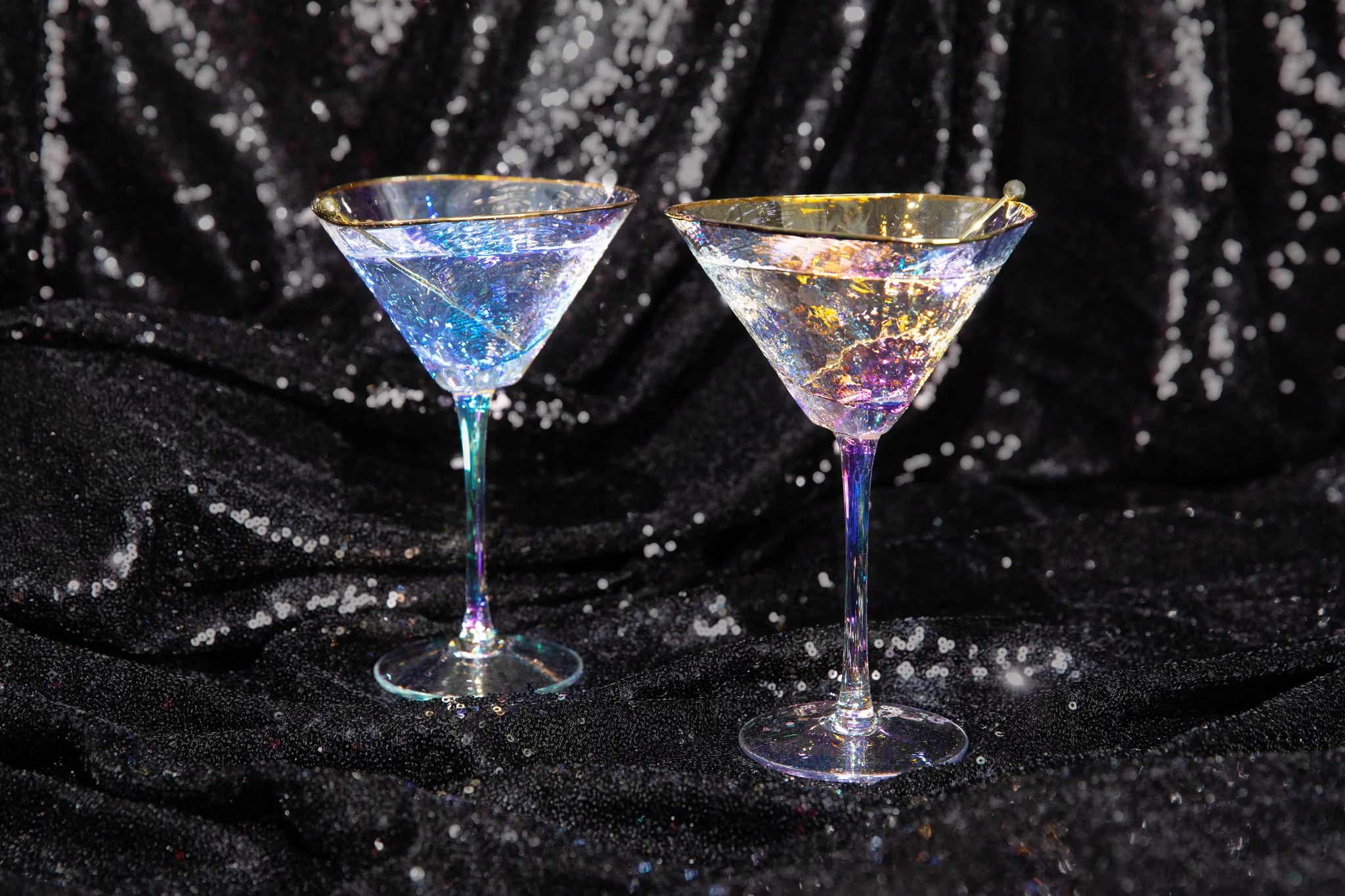 Sister.Ly Drinkware, Iridescent Handmade Hammered Martini Glasses with Gold Rim - Set of 2, 8 Ounces