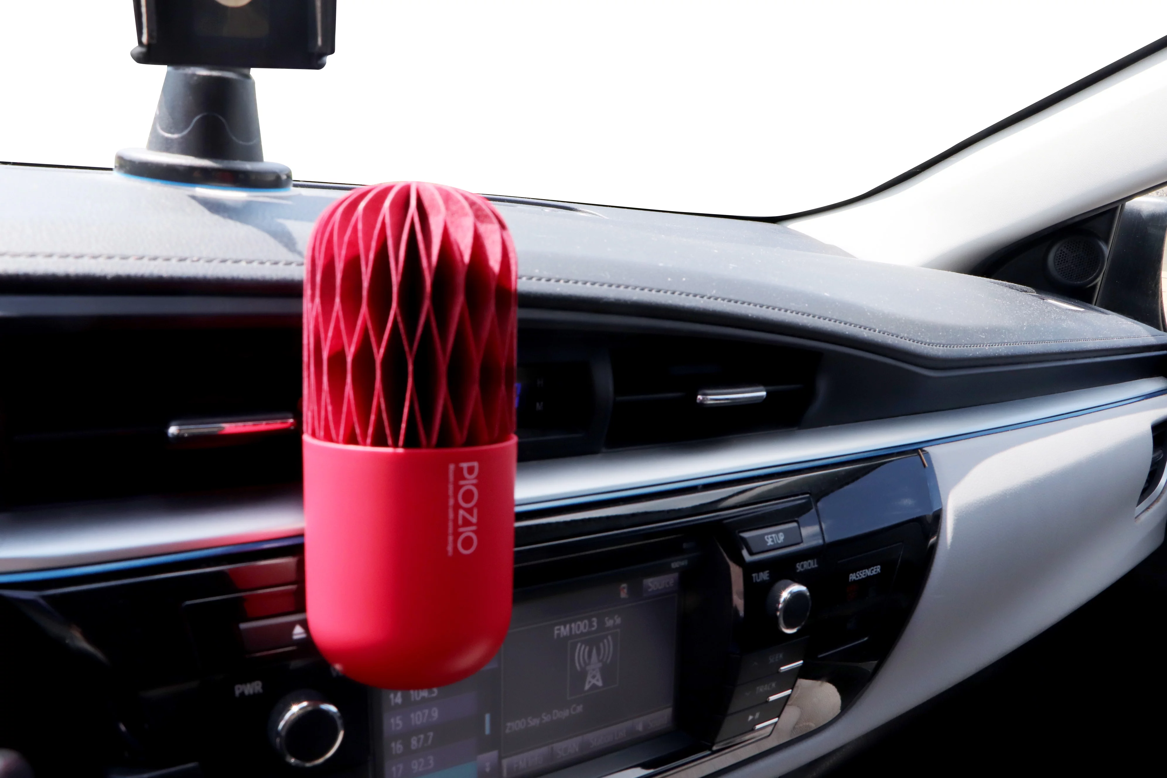 Car Capsule Non-Electric Humidifier in Red