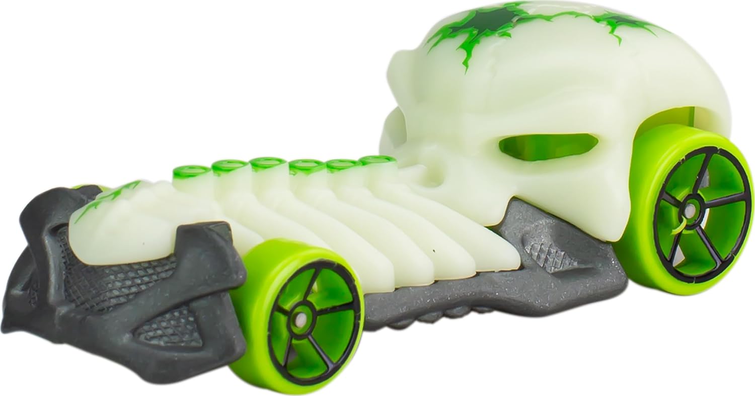 Hot Wheels Toy Cars & Trucks 5-Pack, Set of 5 Die-Cast Vehicles from The Animated Netflix Series Let’s Race!