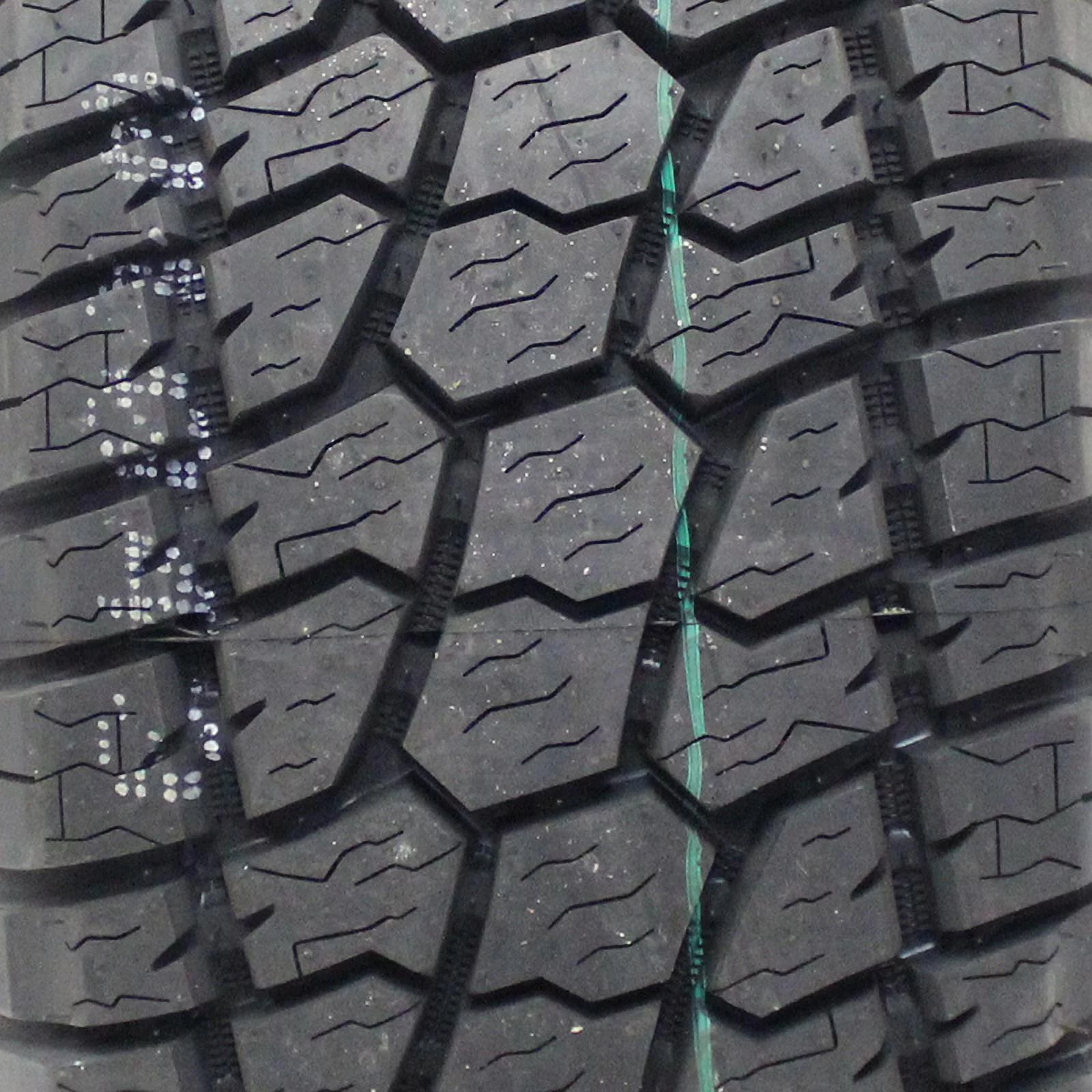 Radar Renegade A/T5 LT35/12.50R18 123S Light Truck Tire