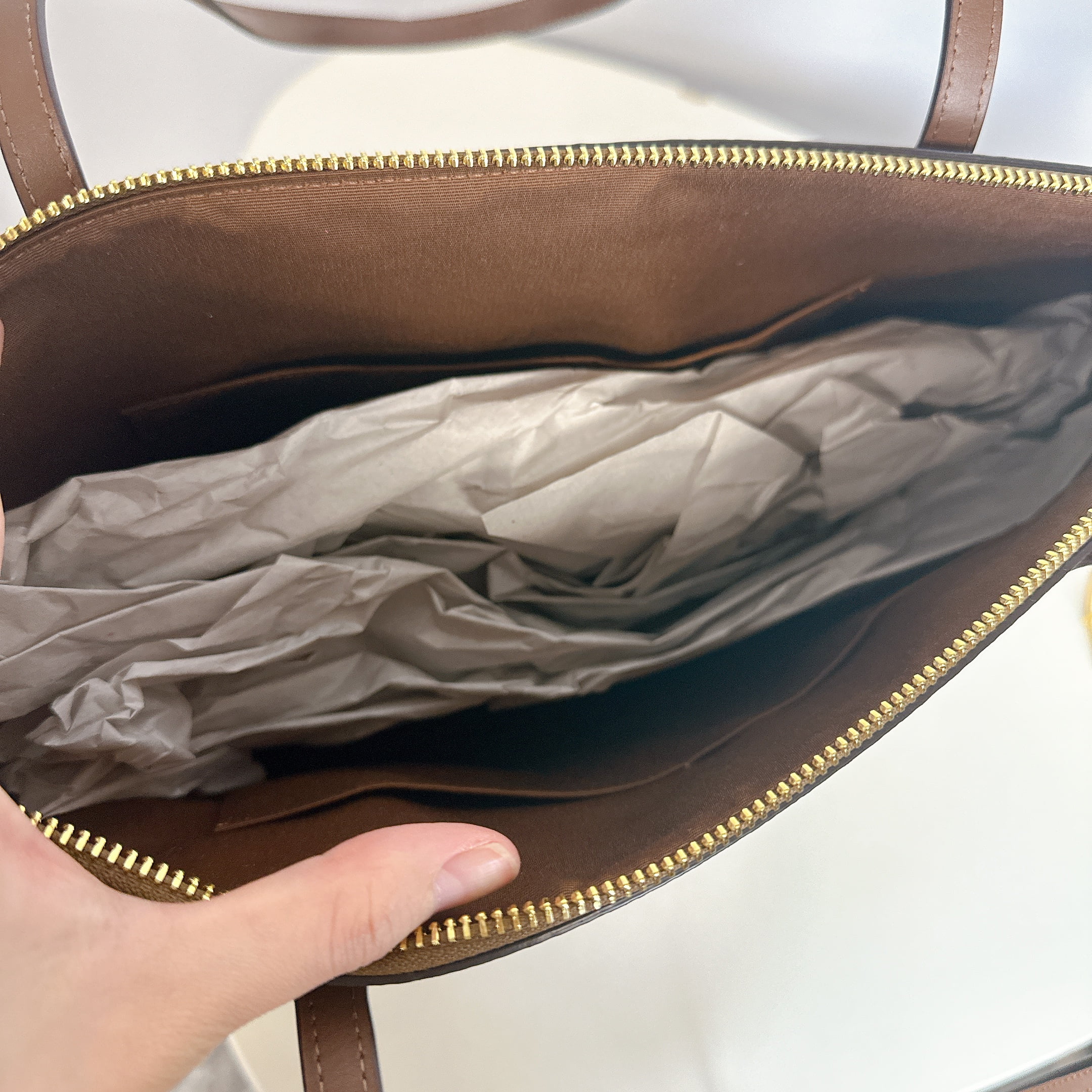 Coach Womens Outline Signature Zip Tote (Khaki Saddle2)