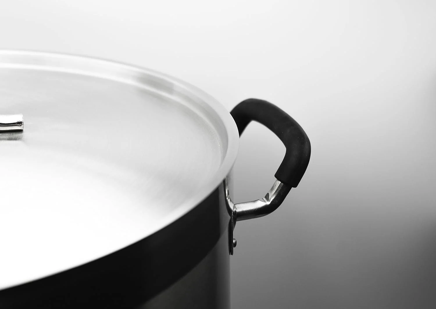 Megapot Stainless Steel Brew Kettle With Volume Markings (8 Gallon Plain)